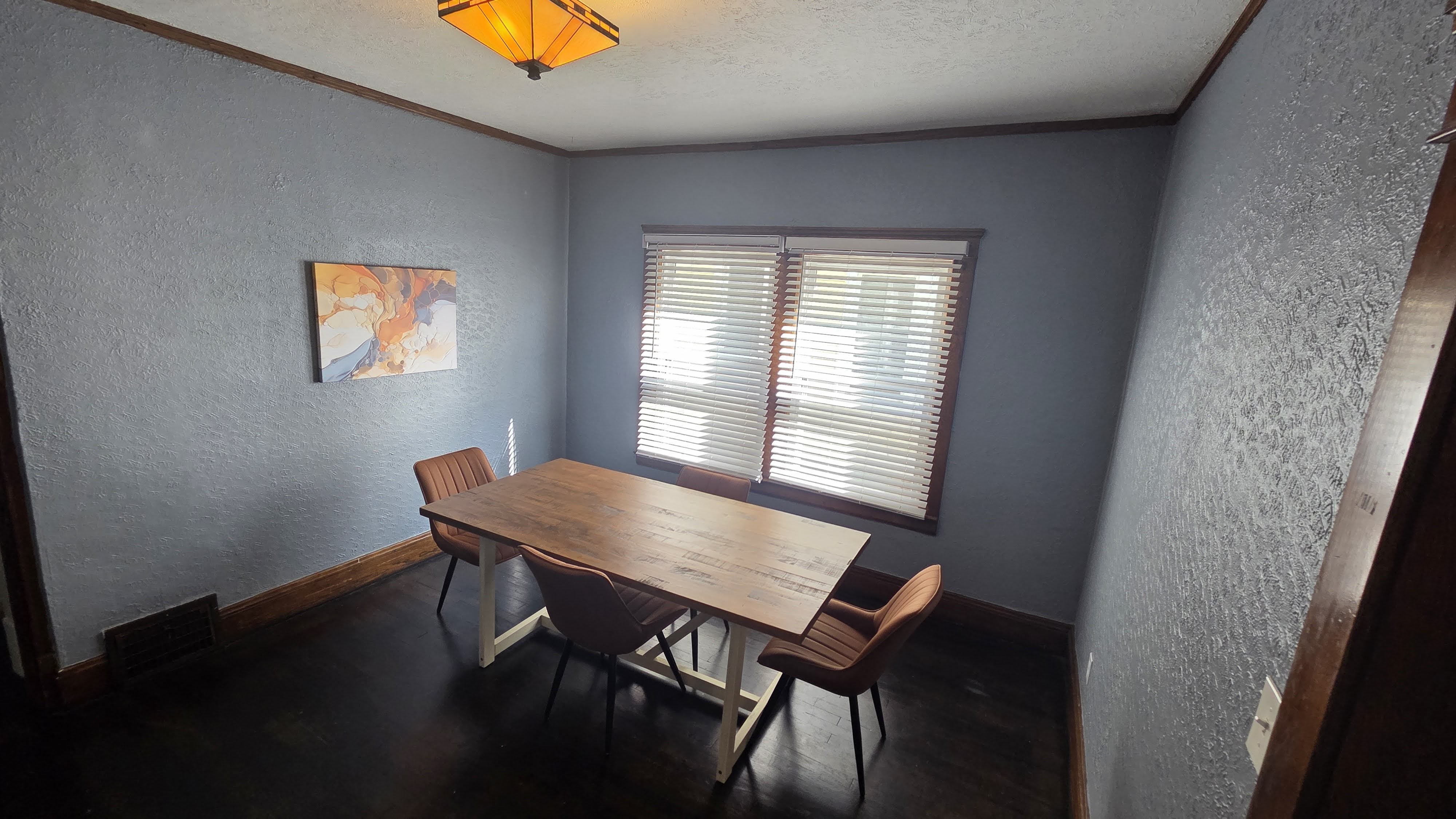 2BR Laundry, Parking, Fenced Yard, Pets photo 2