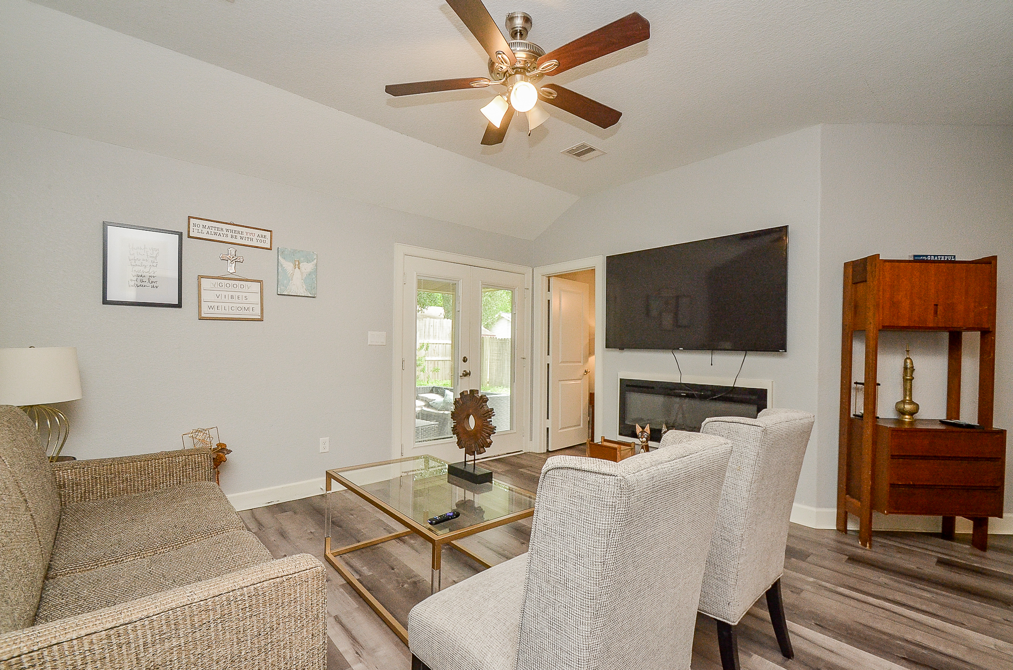 House 3 yrs old, Close to mall, Restaurants, IAH photo 5