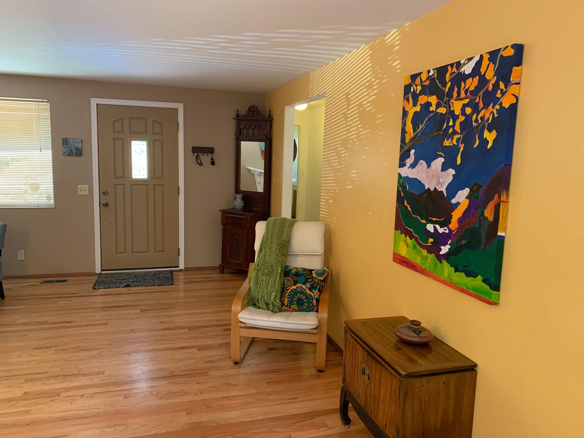 Lake Forest Park Retreat-FURNISHED midterm rental photo 2