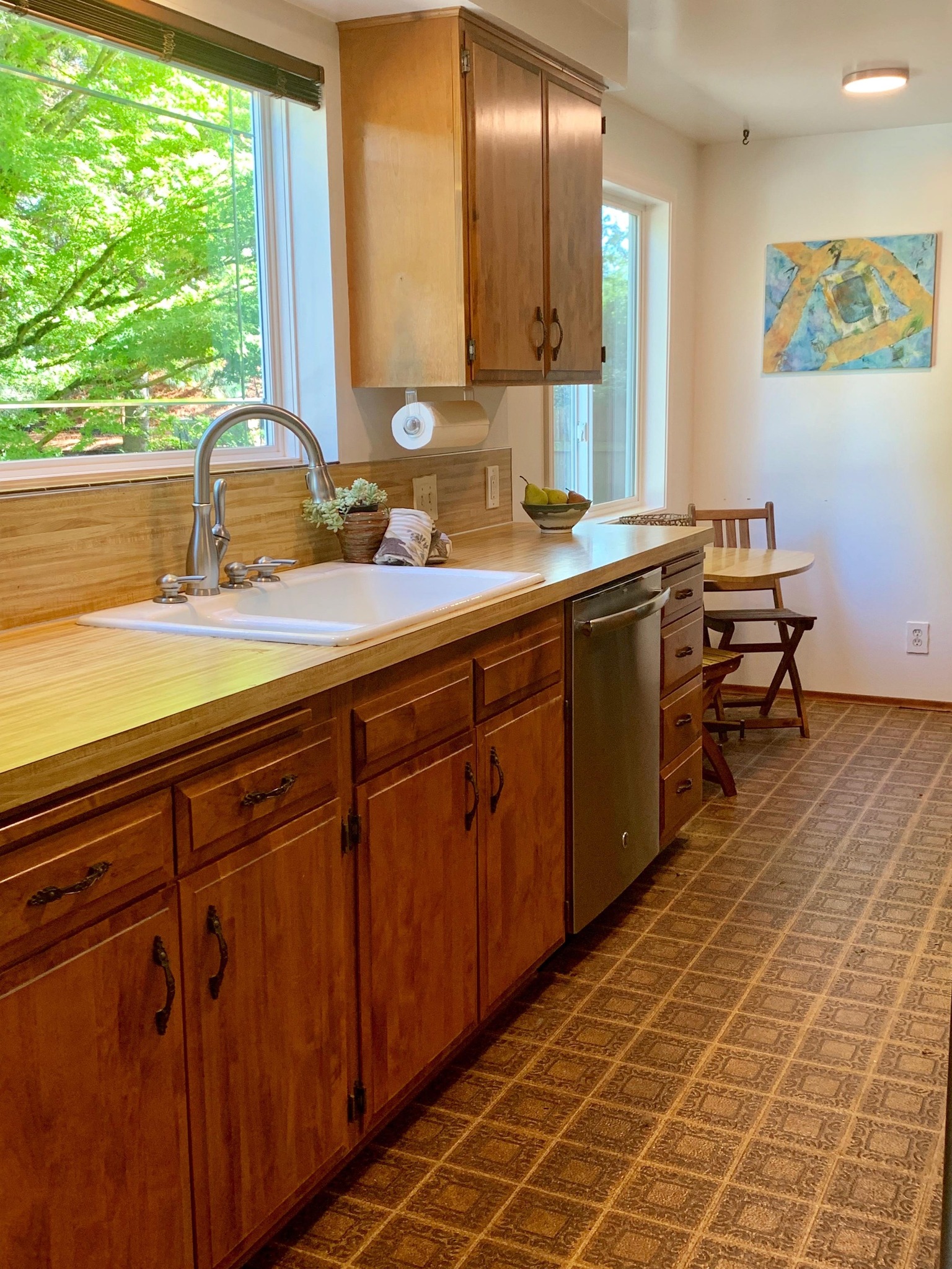 Lake Forest Park Retreat-FURNISHED midterm rental photo 5
