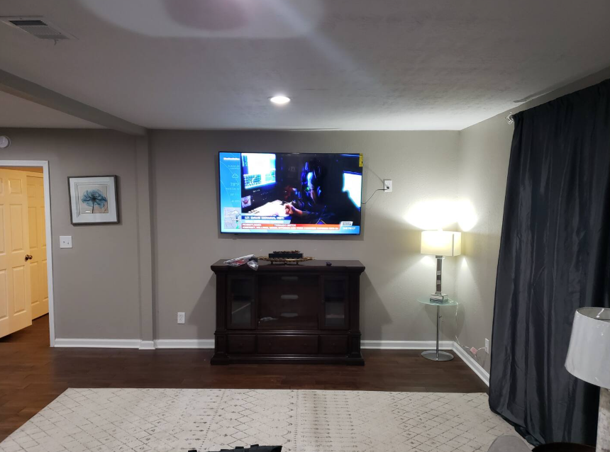 5BR, 3BA w/ huge back deck, Great Neighborhood! photo 3