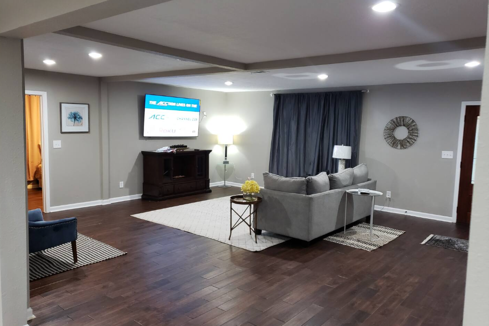 5BR, 3BA w/ huge back deck, Great Neighborhood! photo 4
