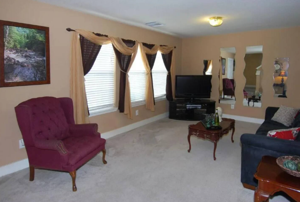 Enjoy Vacation in a Quiet Area w/ Huge Backyard photo 3