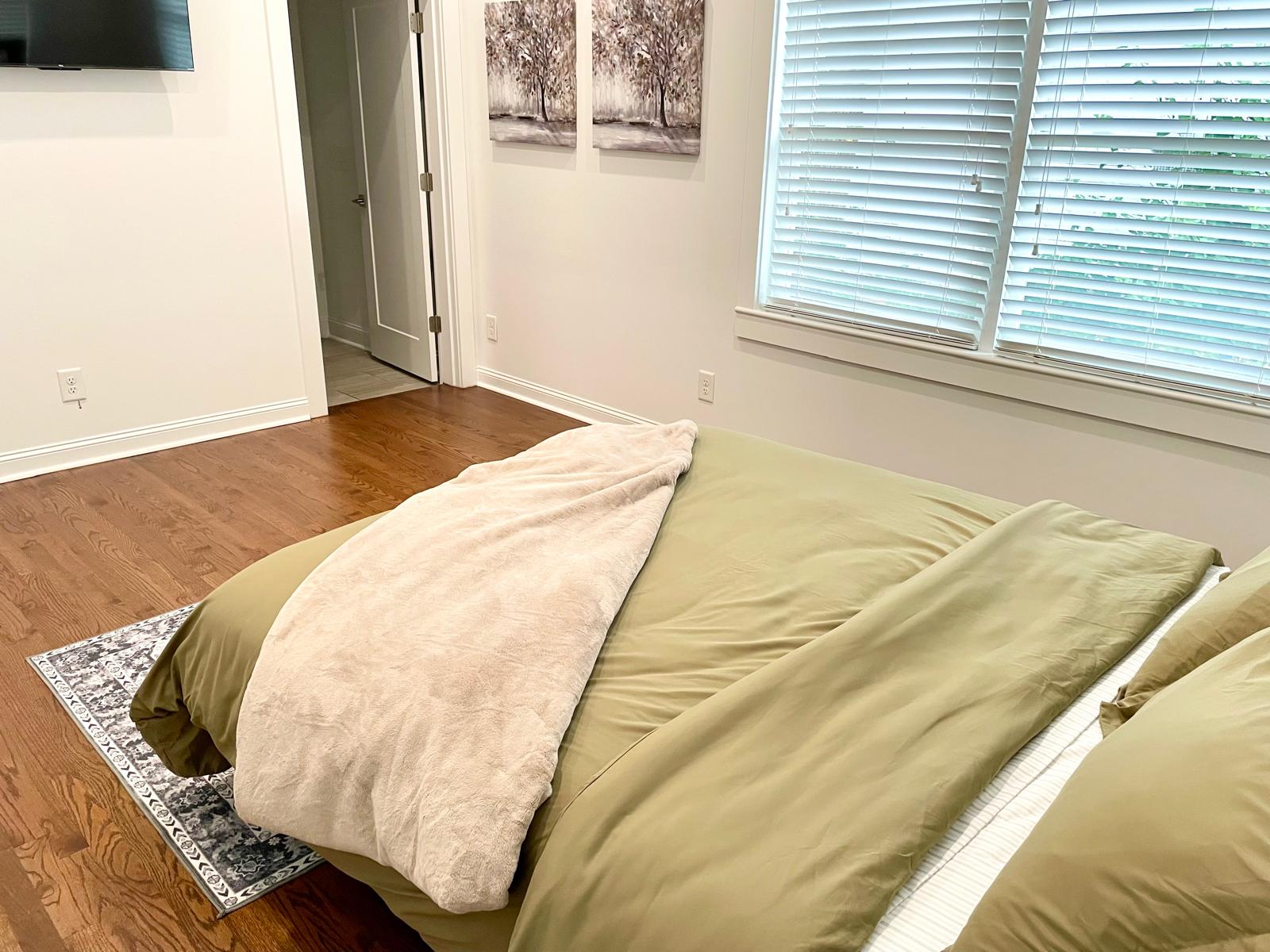 Stylish Fully Furnished 3 Bed/3 Bath in Decatur photo 3