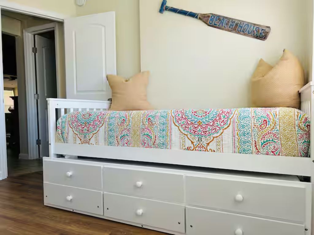 Waterfront Pet Friendly Home photo 4