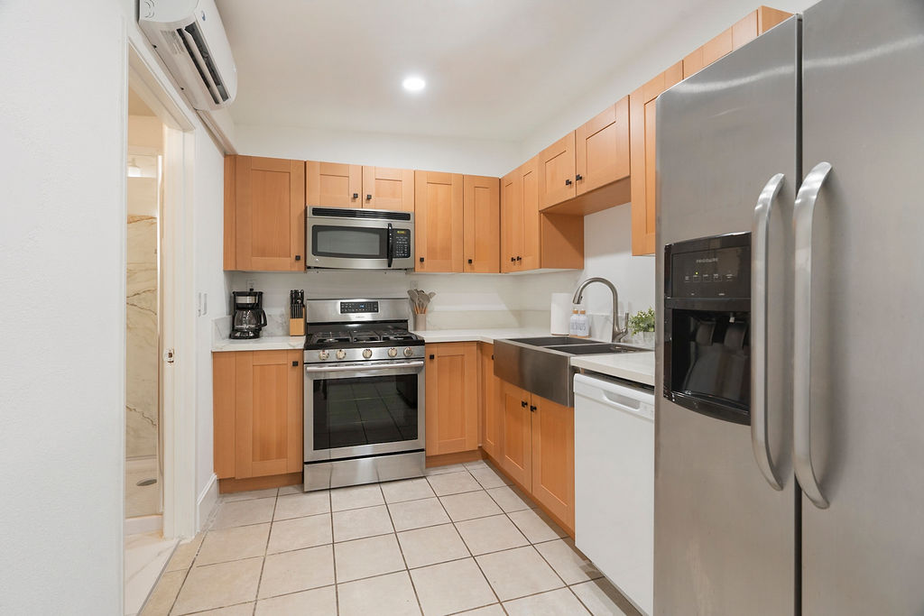 Casita Full Kitchen-AC-Ping Pong-21 miles to beach photo 4