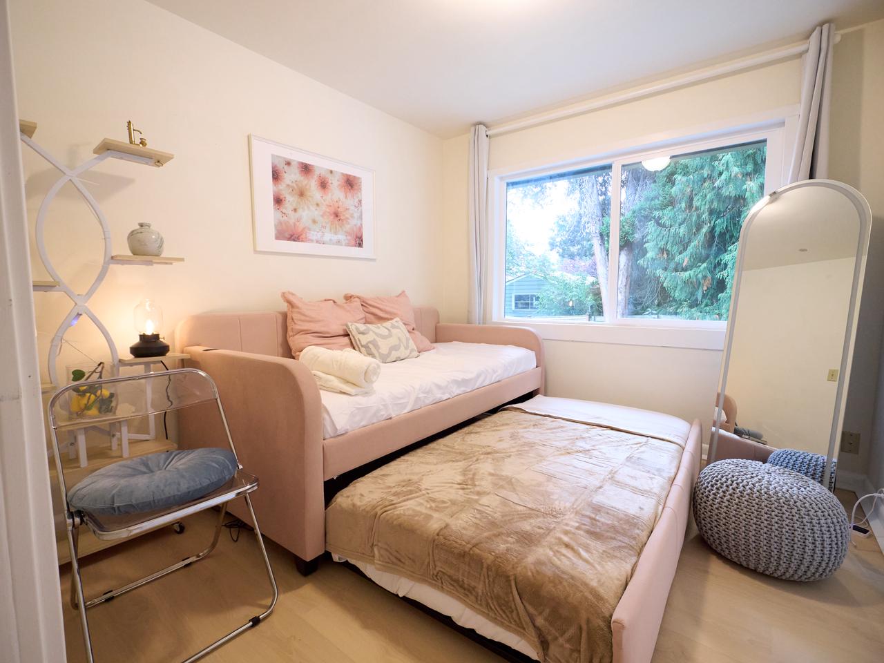 Stylish House w/ Huge Backyard, EV Charging & Pet photo 3
