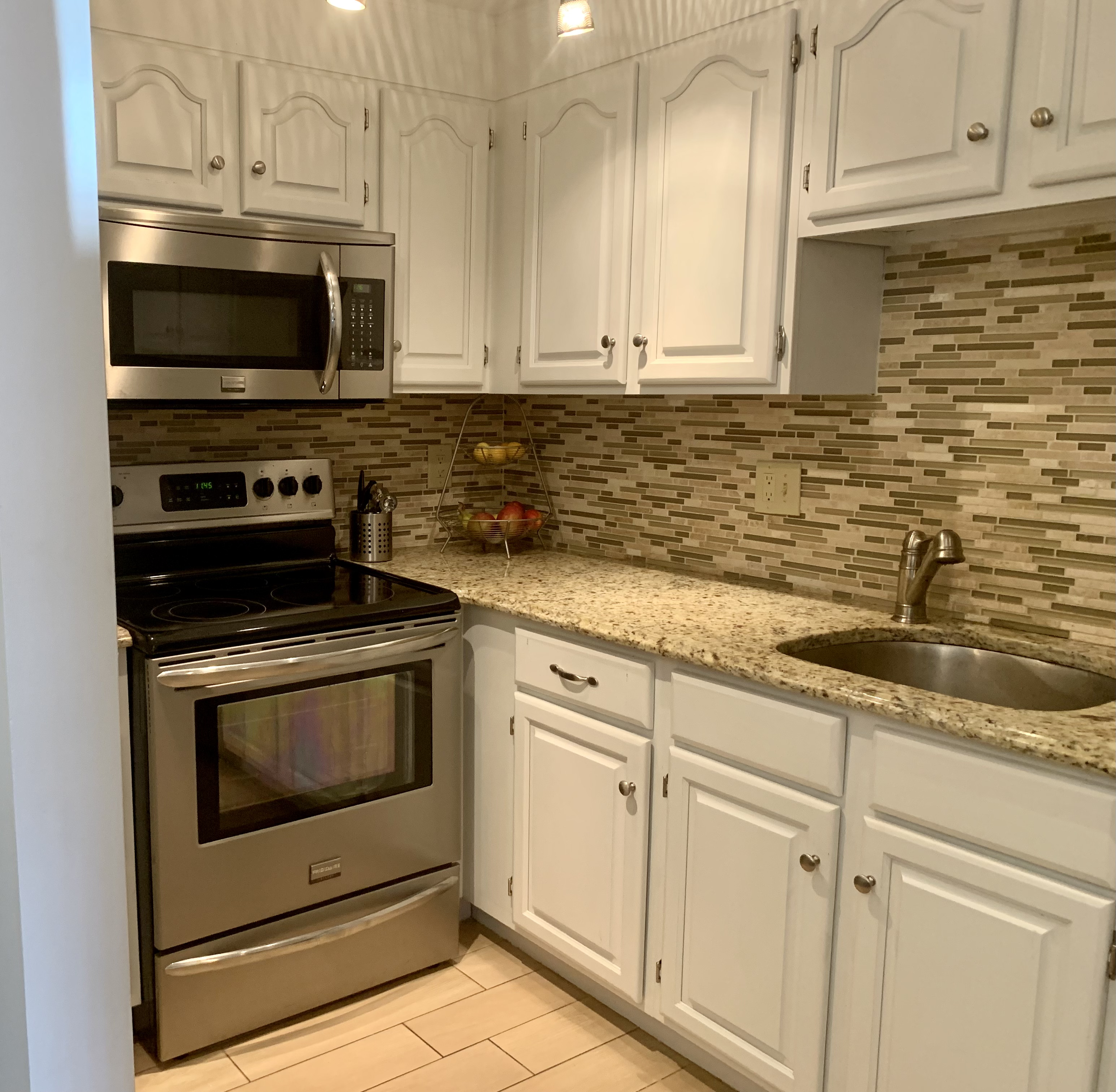 Fully Furnished 1BD-1.5BA Townhouse -6 Months photo 4