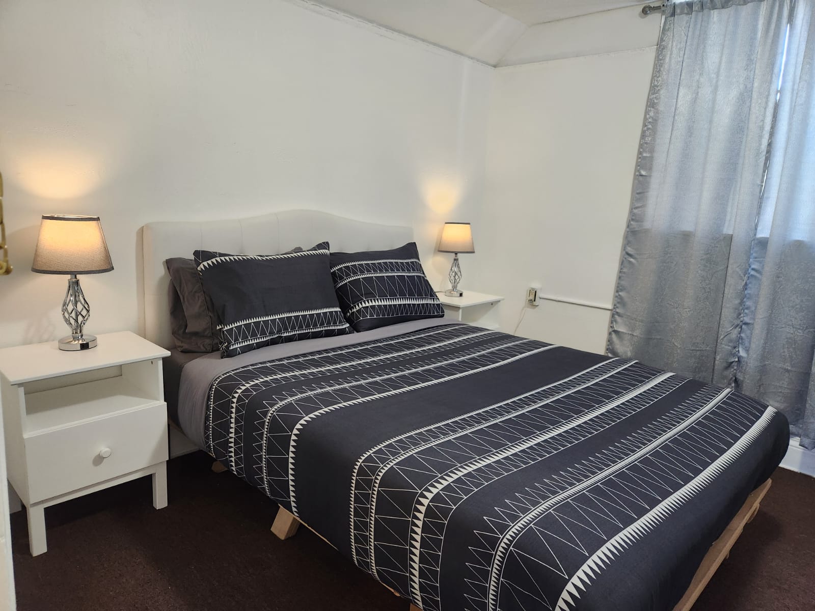 1-Bedroom Apartment in the Heart of Long Beach photo 2