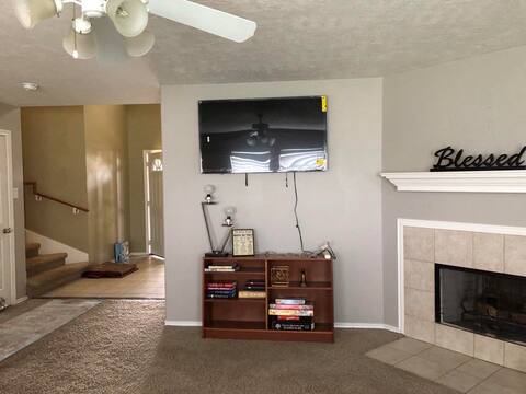Charming 4-BR Home for Rent photo 4