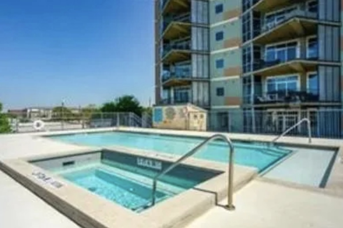 Downtown Dallas Condo  photo 2