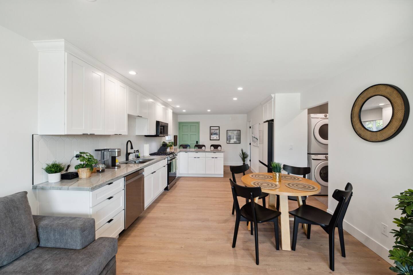 Pacific Beach Modern Home - 3 bdr/2 bath/Parking photo 3