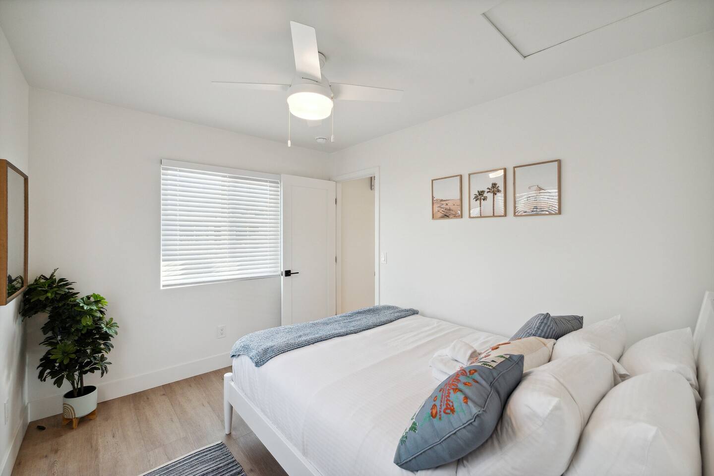 Pacific Beach Modern Home - 3 bdr/2 bath/Parking photo 4
