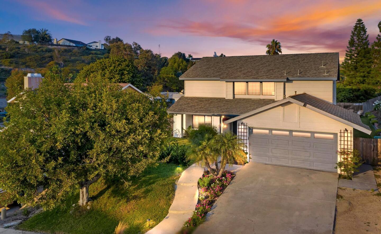 Executive 4BR Home with Pool, Jacuzzi & Utilities  photo 2