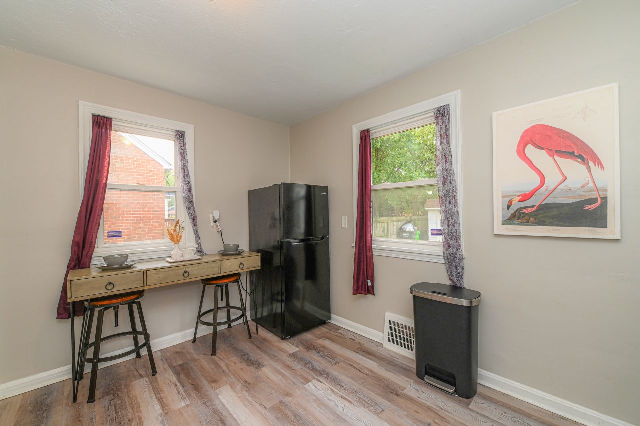 Pet-Friendly 3BR Home, Furnished - Midterm Rental photo 4