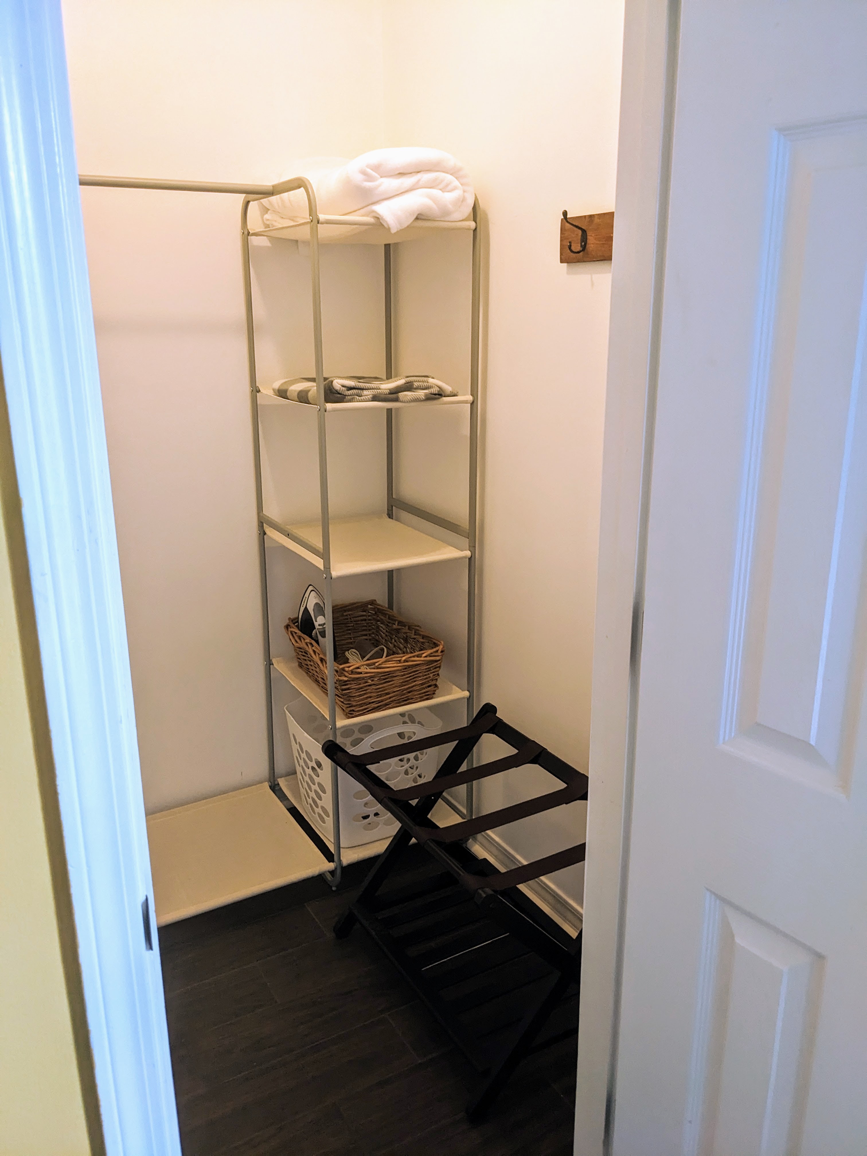 Pensacola Private Queen Room in Quiet Updated Home photo 3