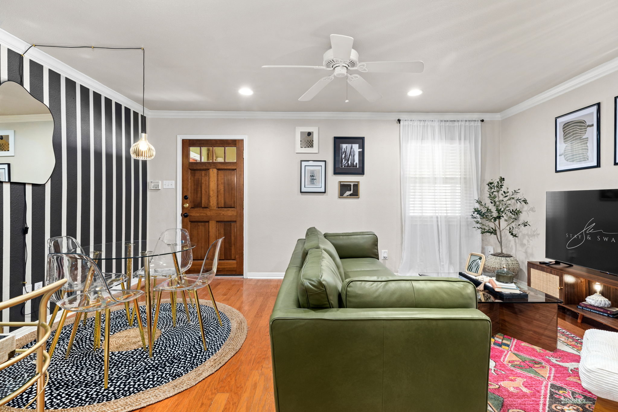 Travis Heights Modern Getaway photo 4