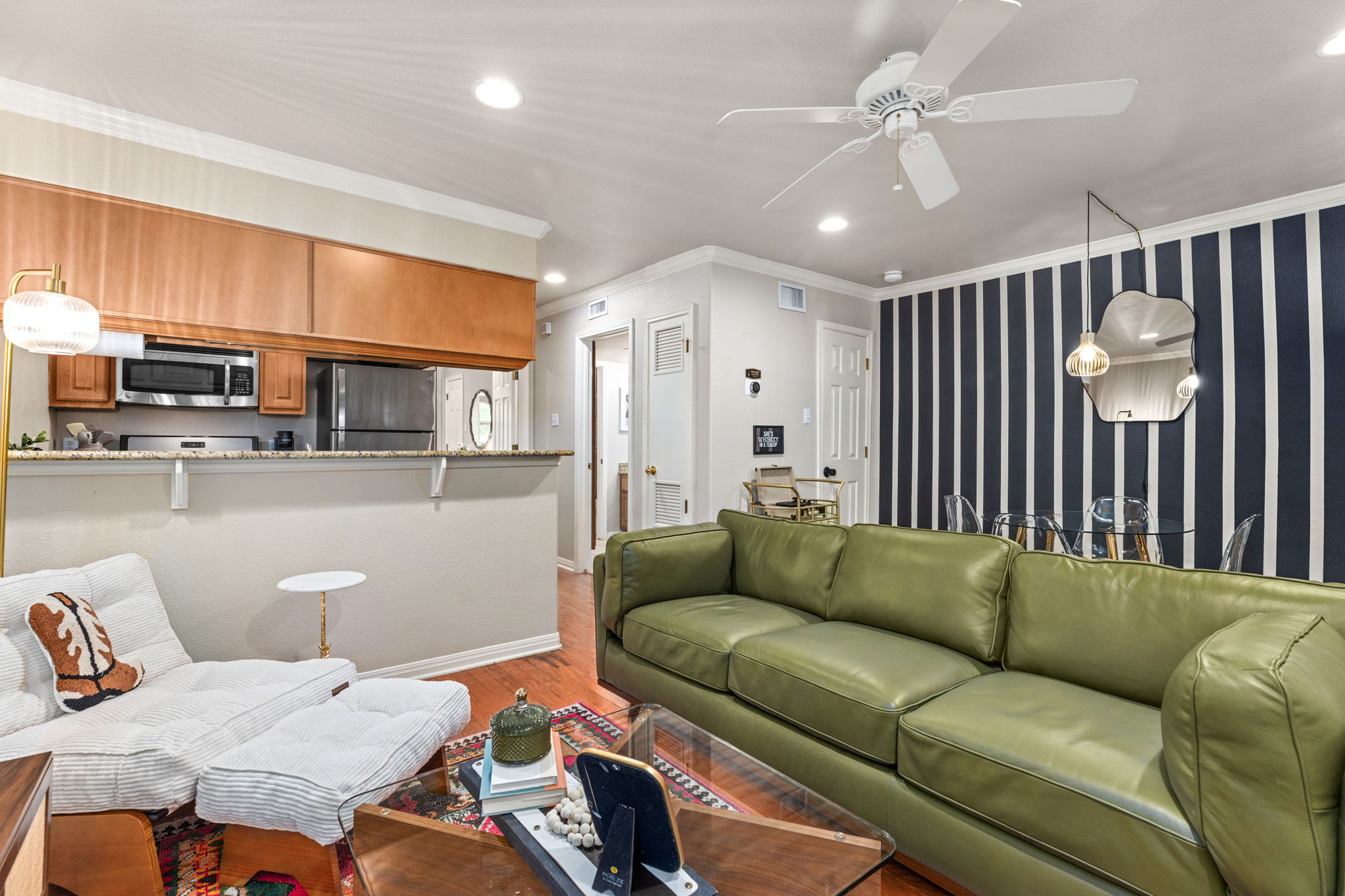 Travis Heights Modern Getaway photo 2