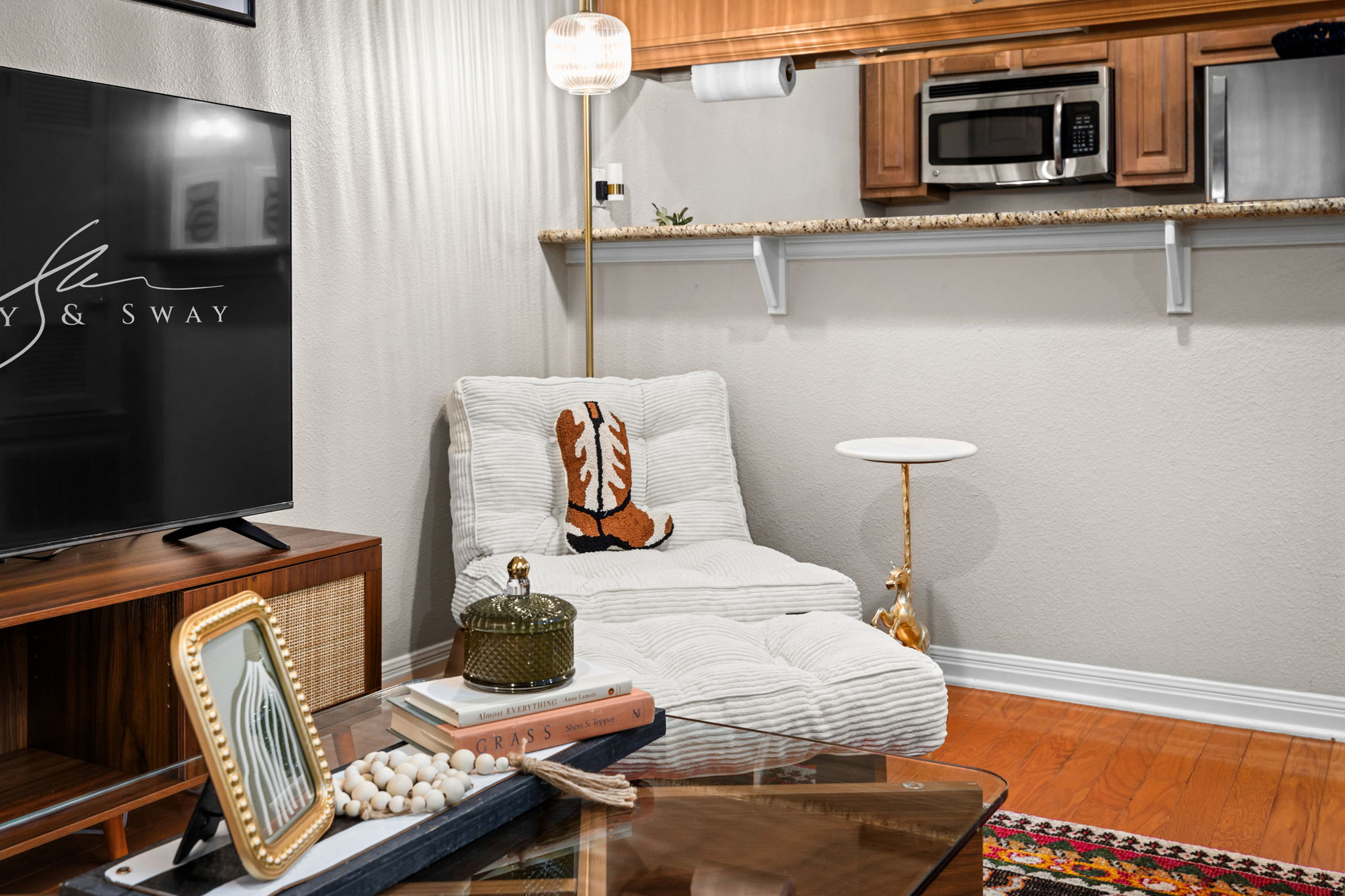 Travis Heights Modern Getaway photo 5