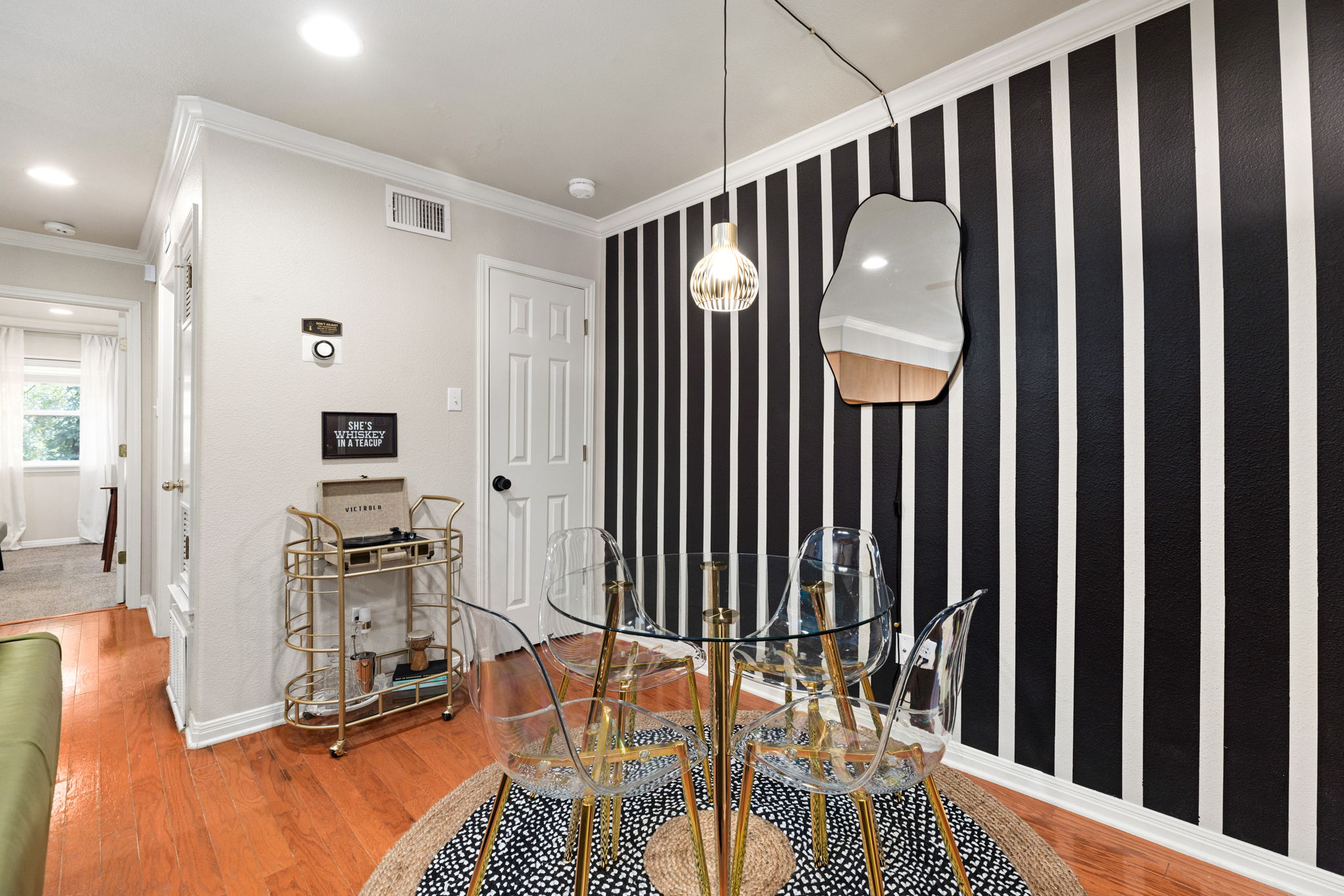 Travis Heights Modern Getaway photo 3