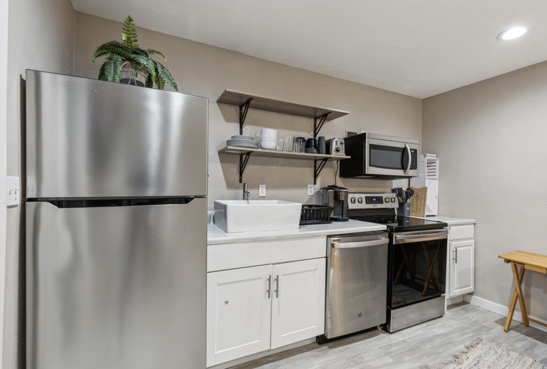 Charming 1-Bedroom Apartment Near Bishop Arts photo 2