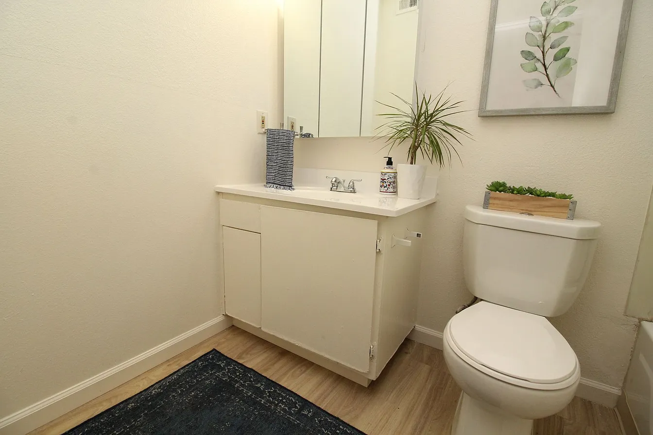 ✨ Beautiful 2-Bedroom Apartment for Rent✨ photo 2