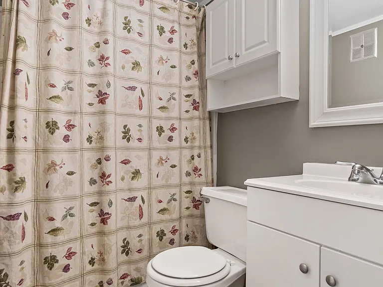 ✨Beautiful 2 bedroom and 1 bathroom ✨ photo 5