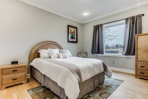 4011 Roswell Street, a stylish 3-bedroom, 2-bath  photo 3