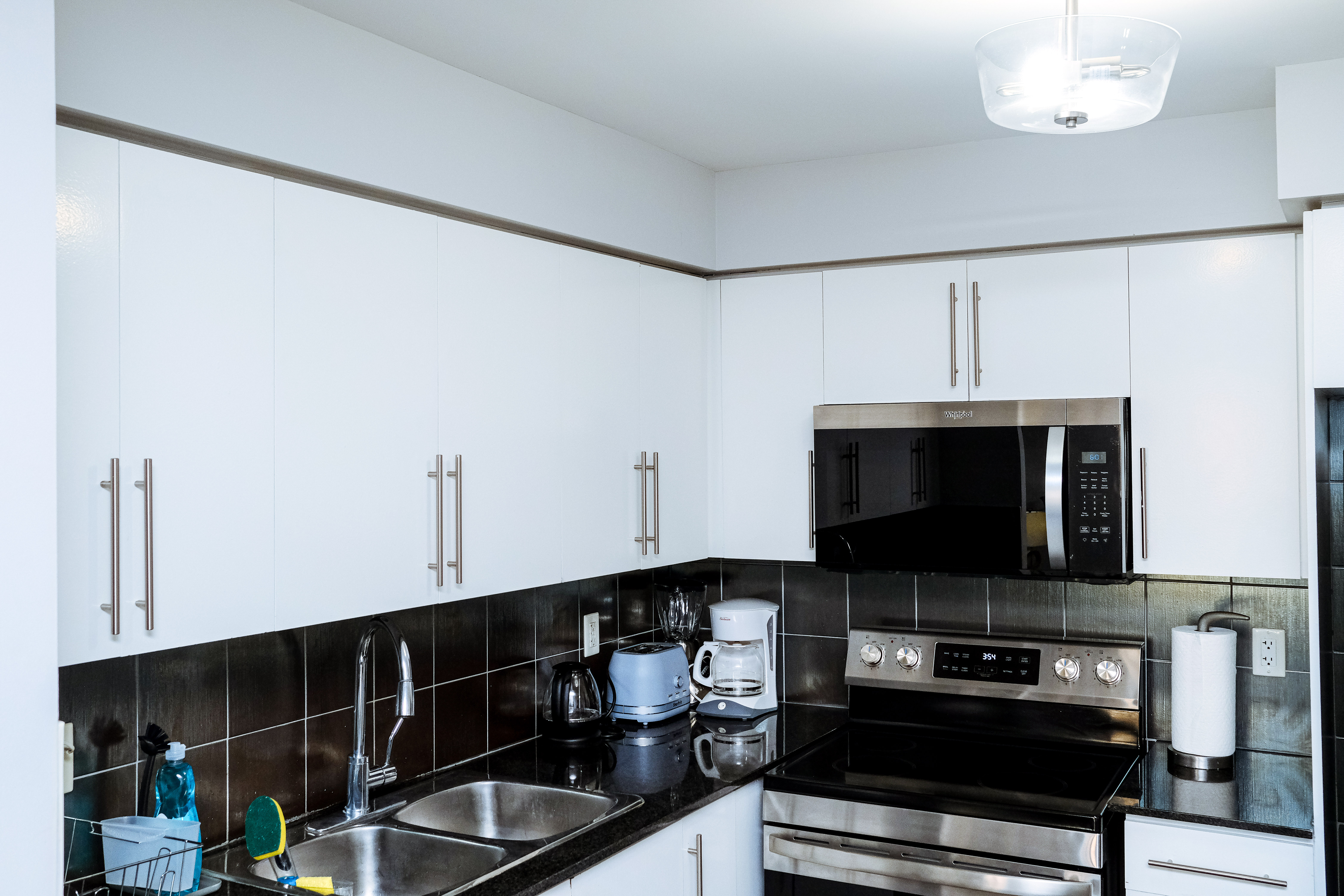 Luxury 2BR 2bath Condo With Pool by Square One photo 5