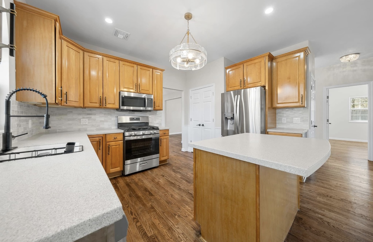 4BR Furnished Home w/ Office, Sauna & Game Room photo 2