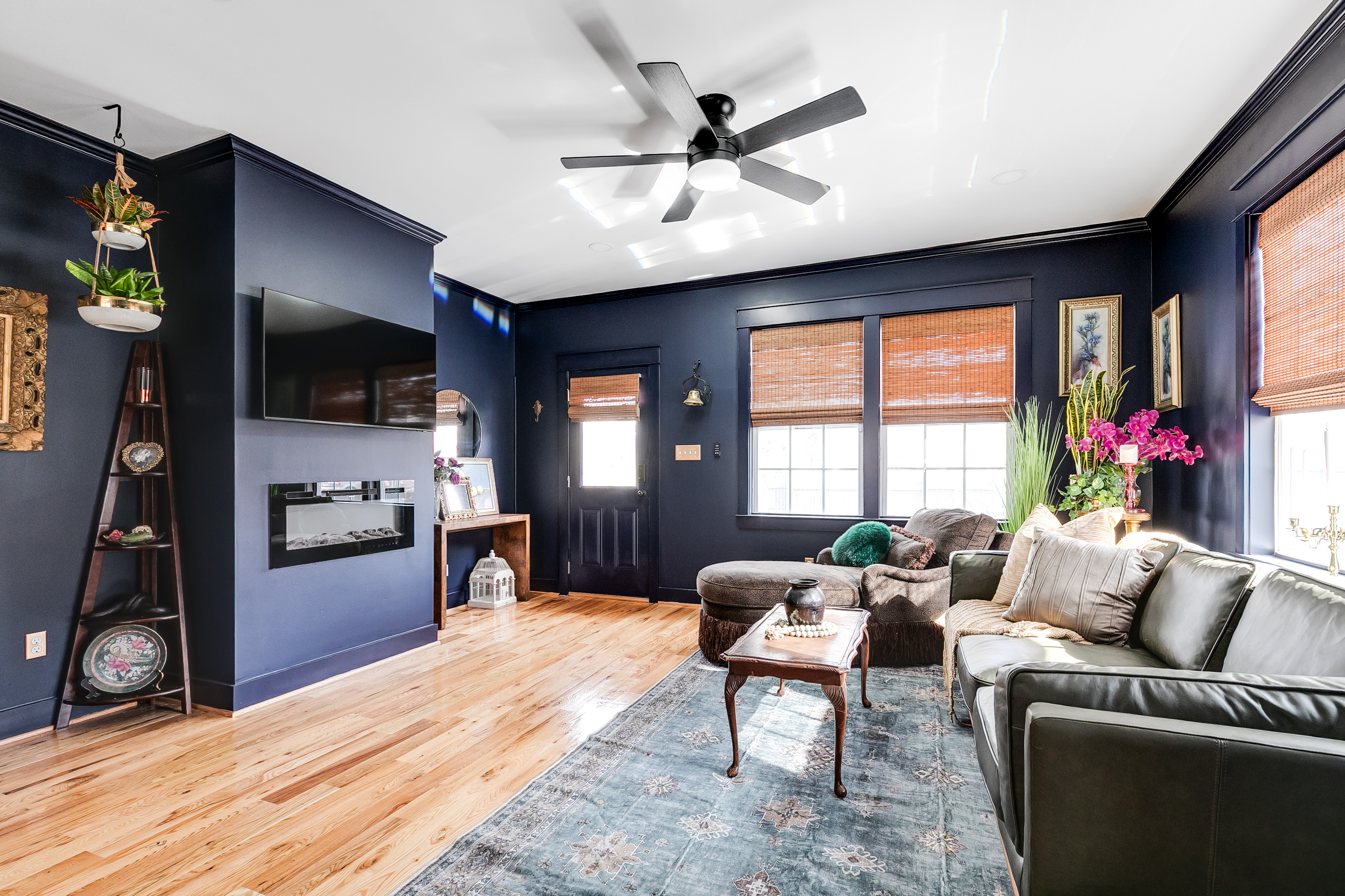 Vintage-chic 3BR Retreat w/ Yard & Fast WiFi photo 5