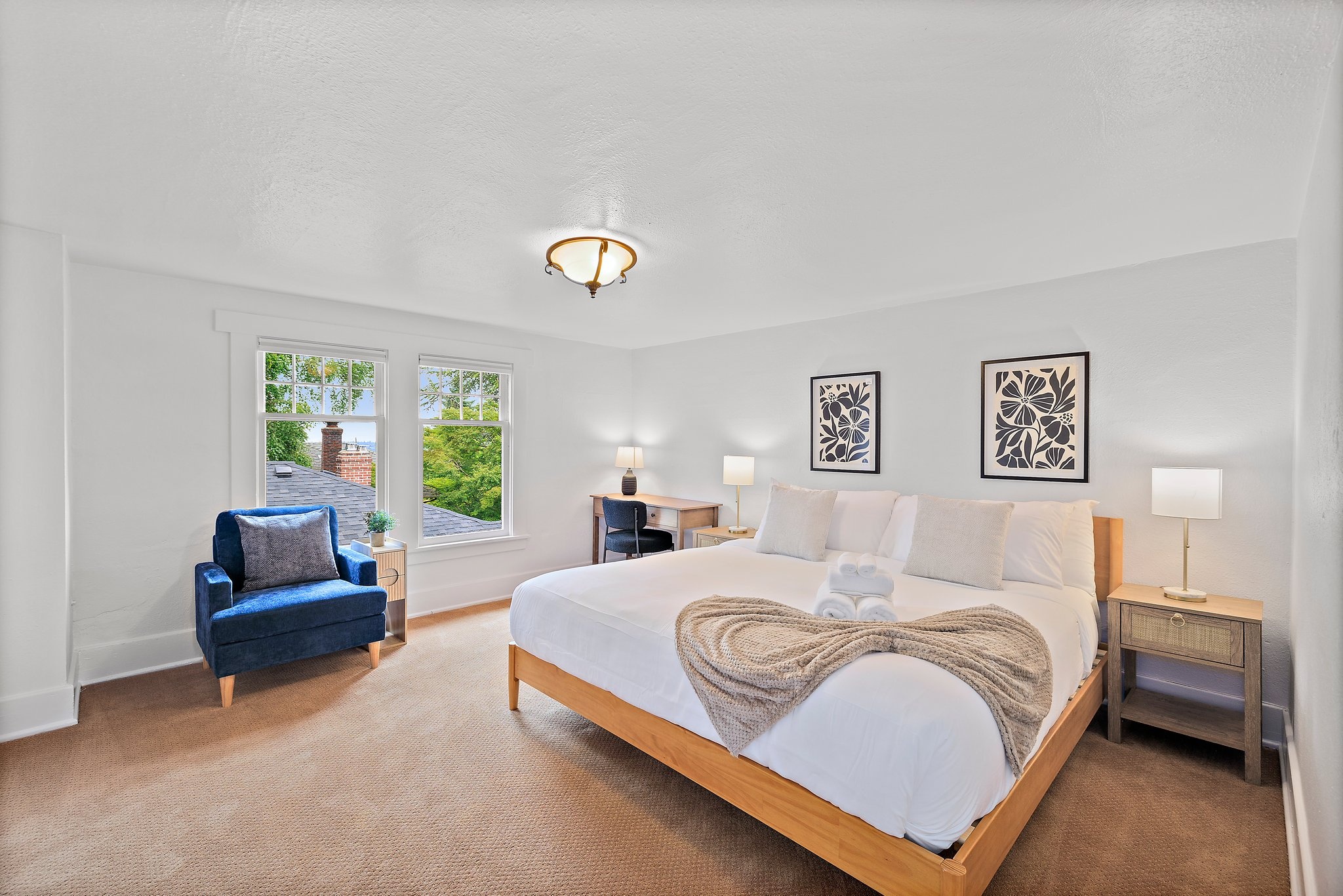 Spacious 8BR Getaway | Near Parks & Dining photo 3