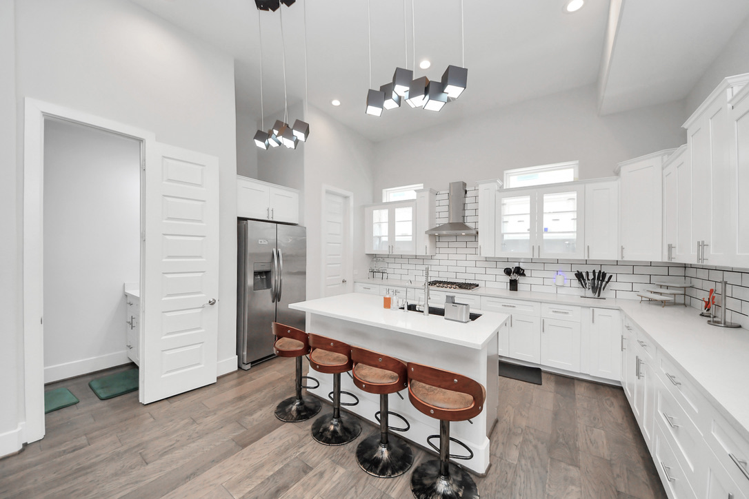 Premium Midtown rooftop House  photo 2