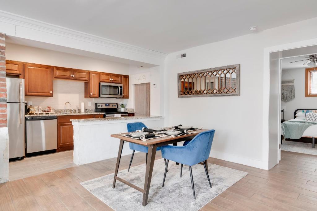 Cozy 1BR Apt in Shockoe Bottom Close to Nightlife! photo 3