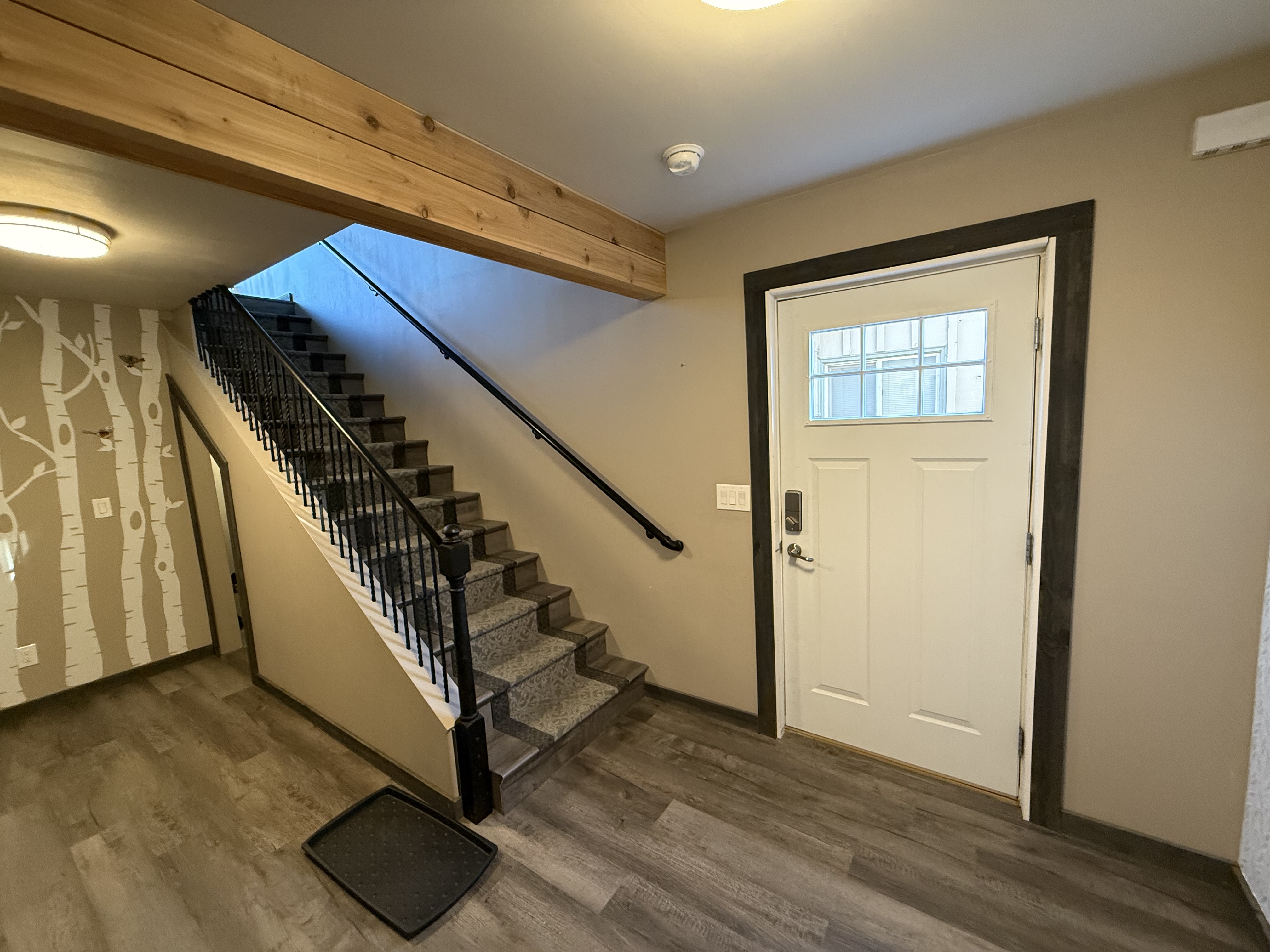 EXECUTIVE 950 SQ. FT. LUXURY 1BR/1BA photo 2