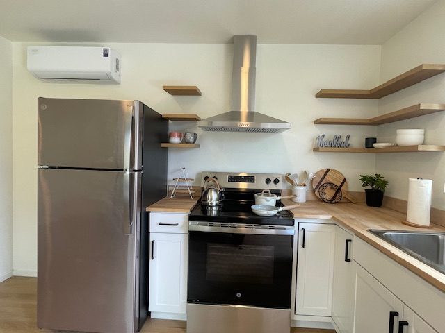 Stay Close, Rest Easy - Bright cozy new 1br/1ba photo 3
