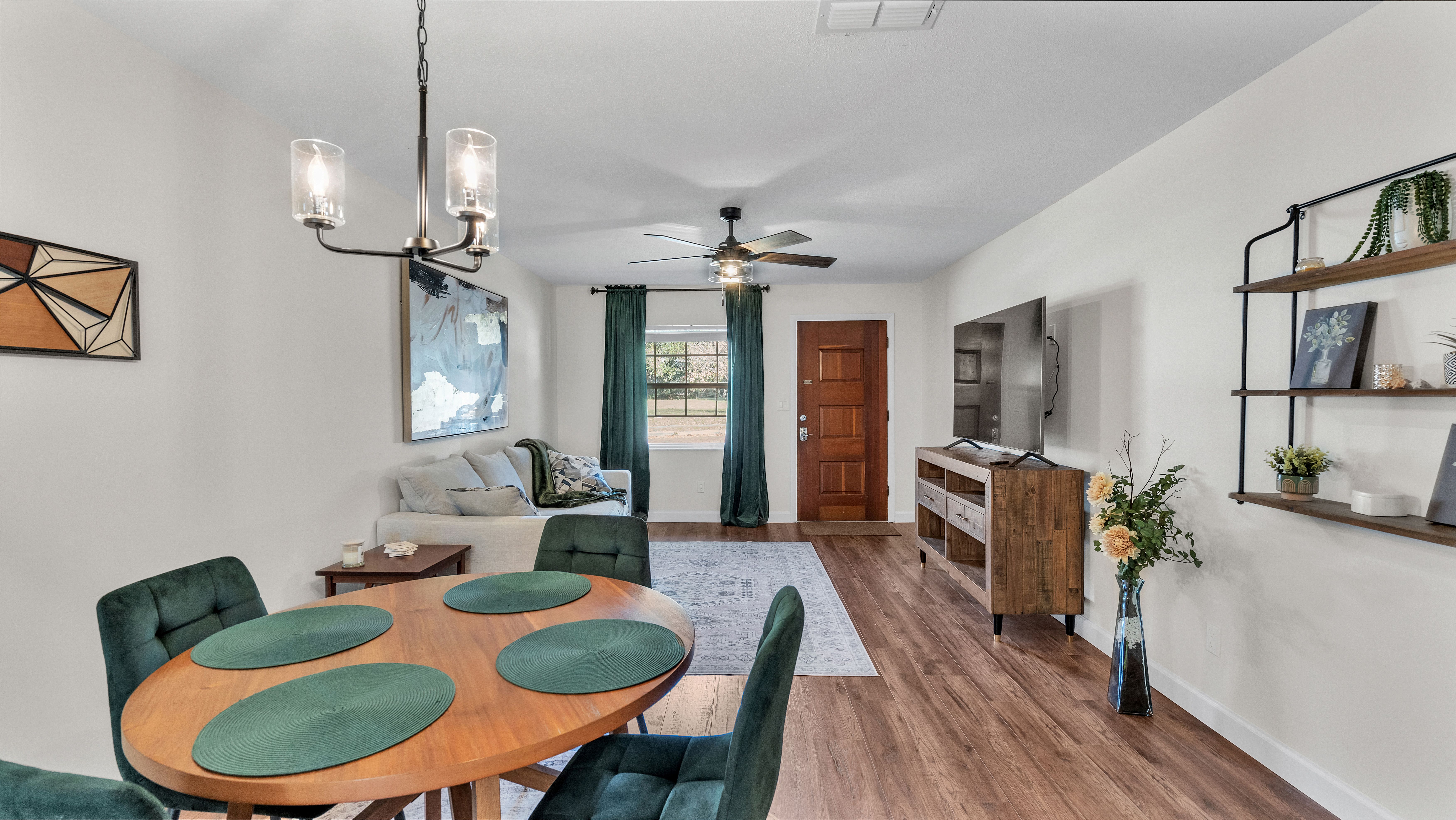 Lake Hunter Haven- Perfect Location photo 2