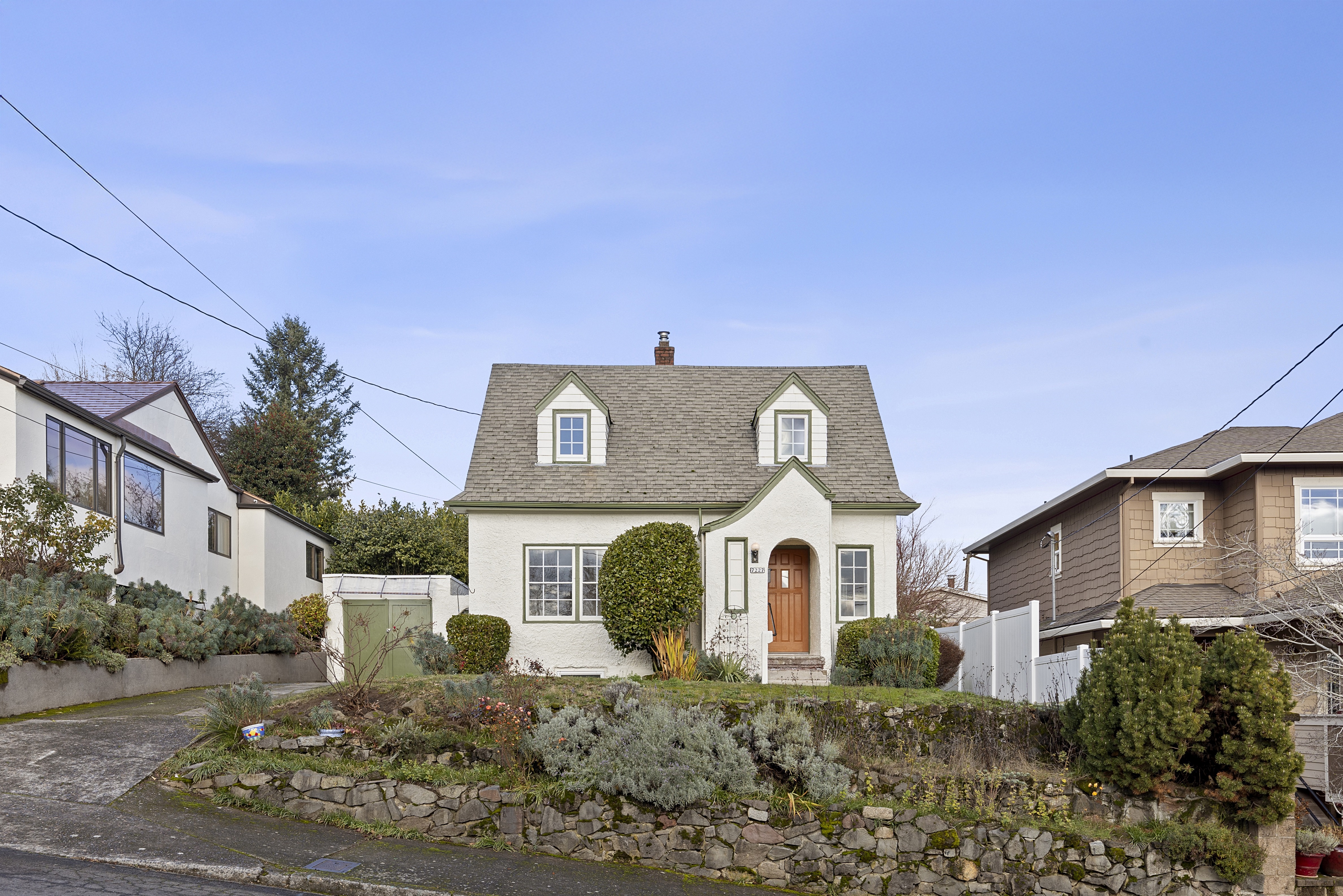 Charming 3BD Pet-Friendly Home Ideal for Long Stay photo 5
