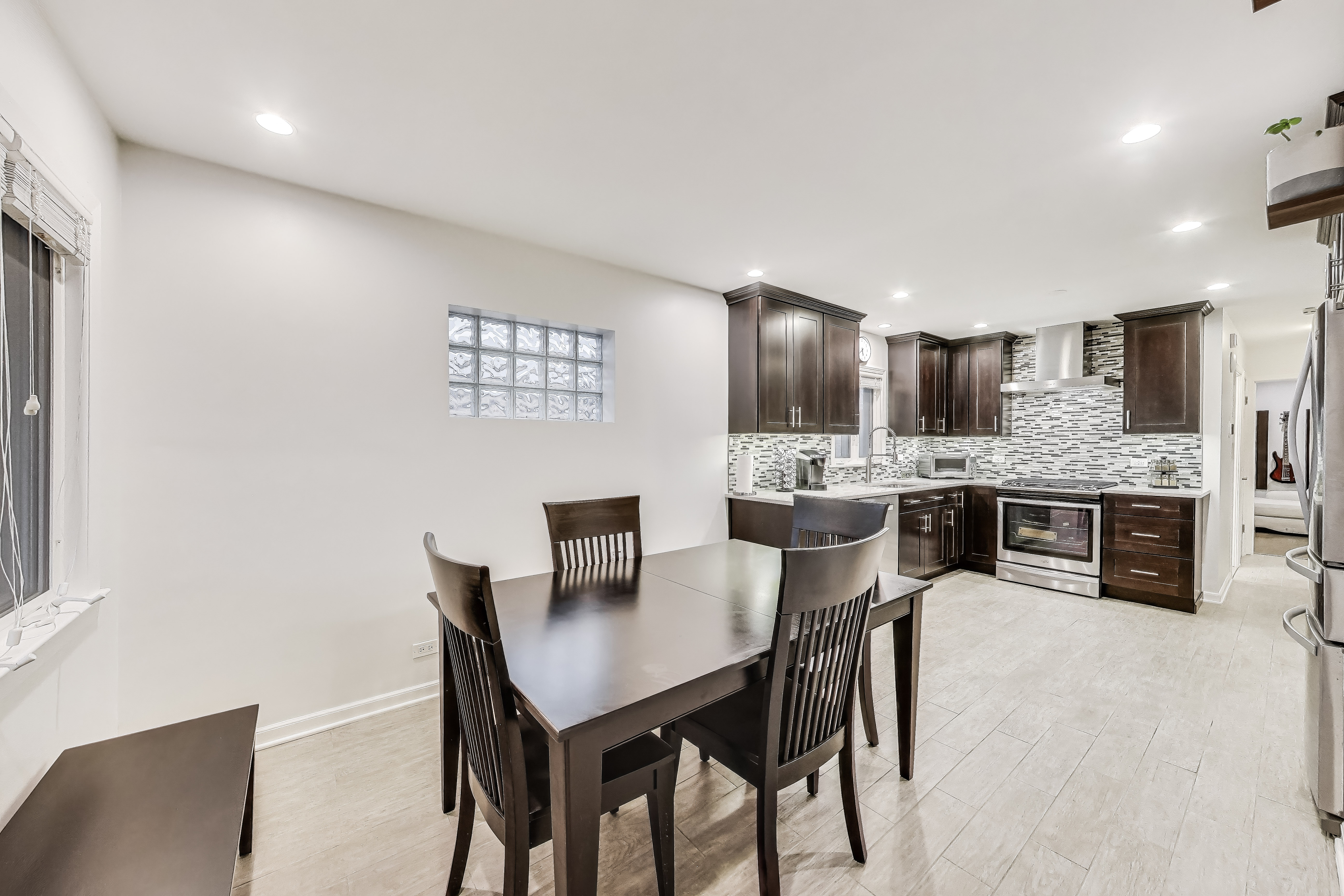 3-Bed Home by O’Hare & Rosemont photo 5