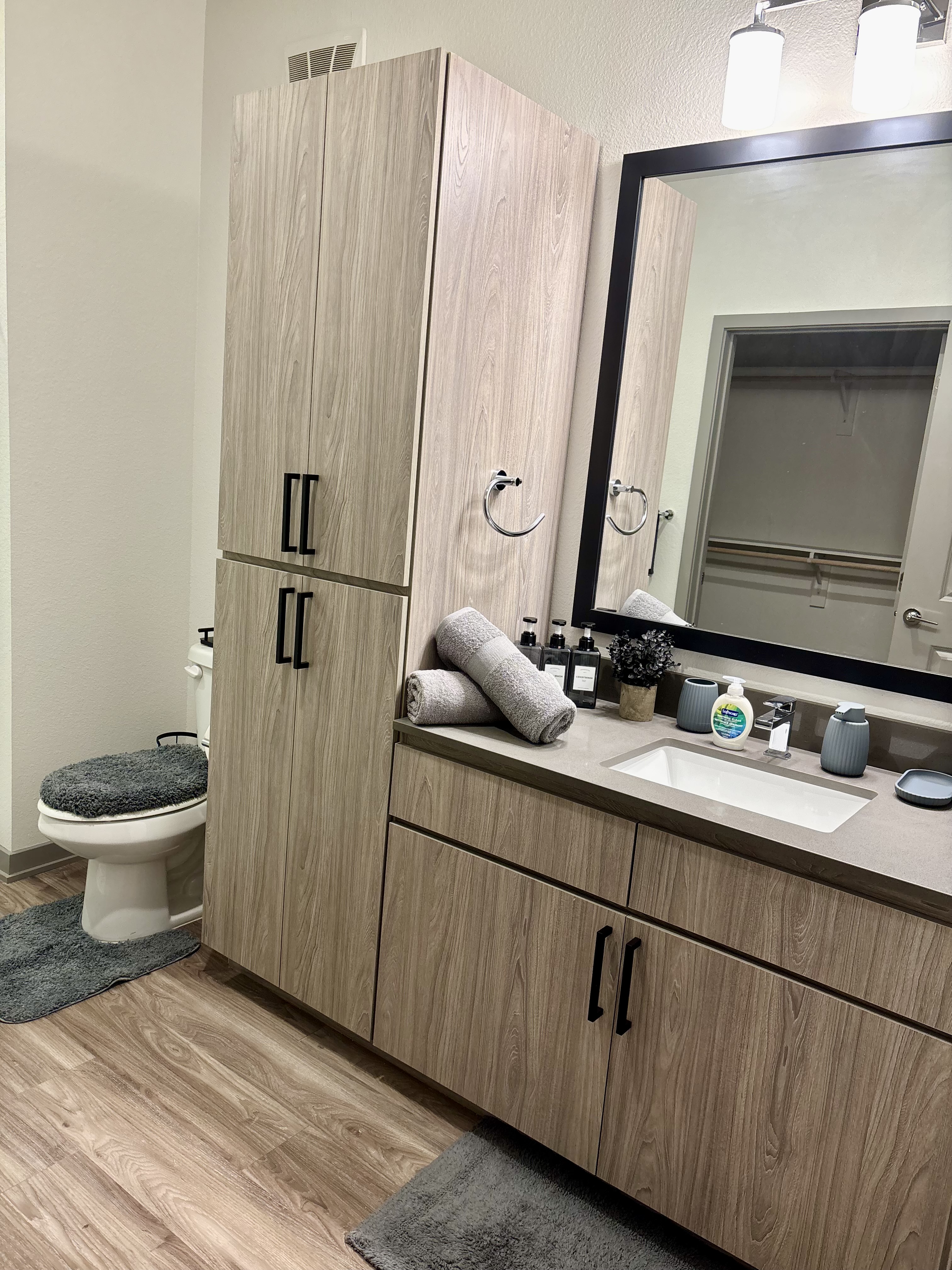 Mid-Term Furnished 2BD • All Utilities photo 5