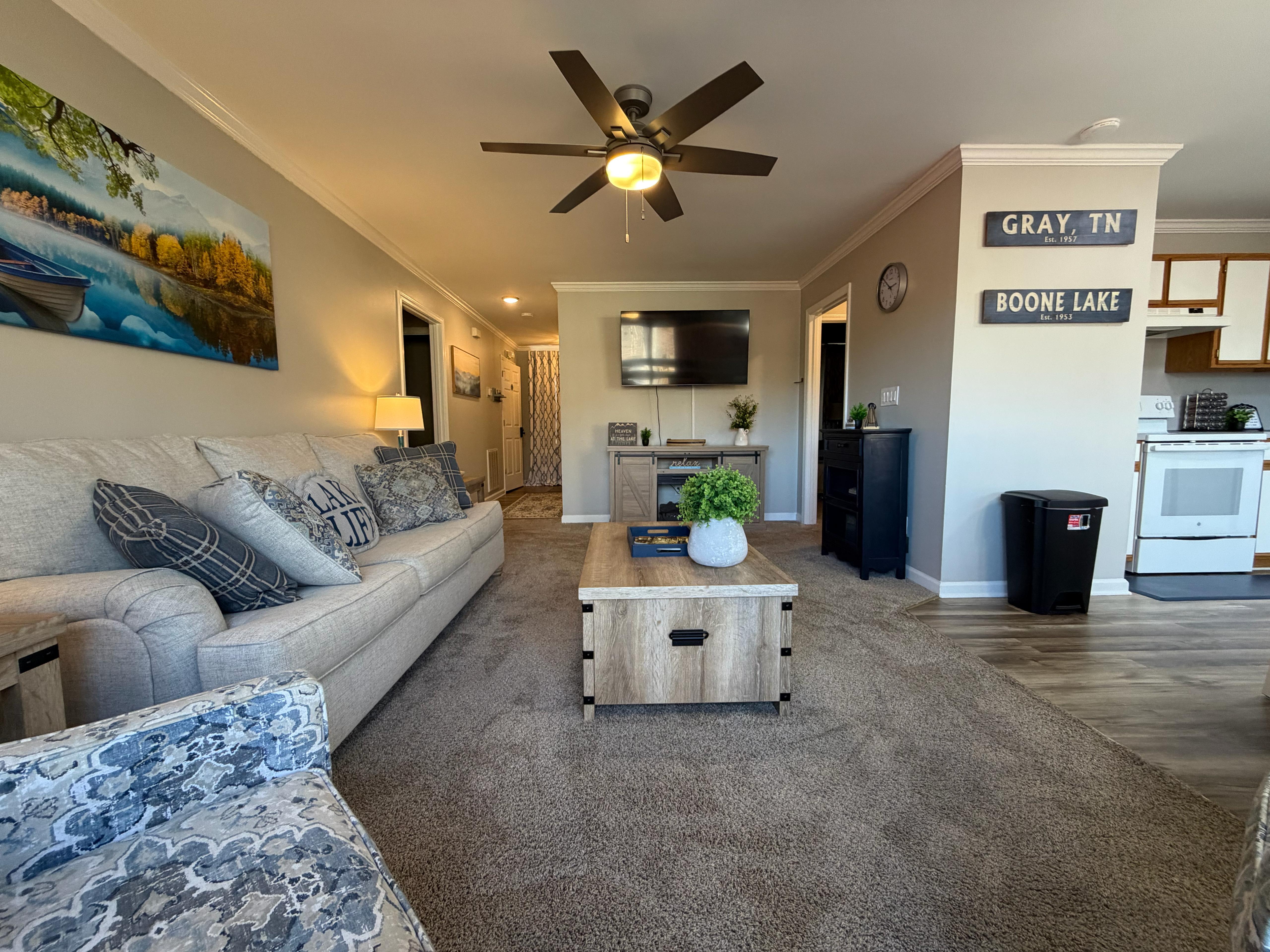 Lake Haven Gem: 2BR/2BA Vacation Spot!  photo 2