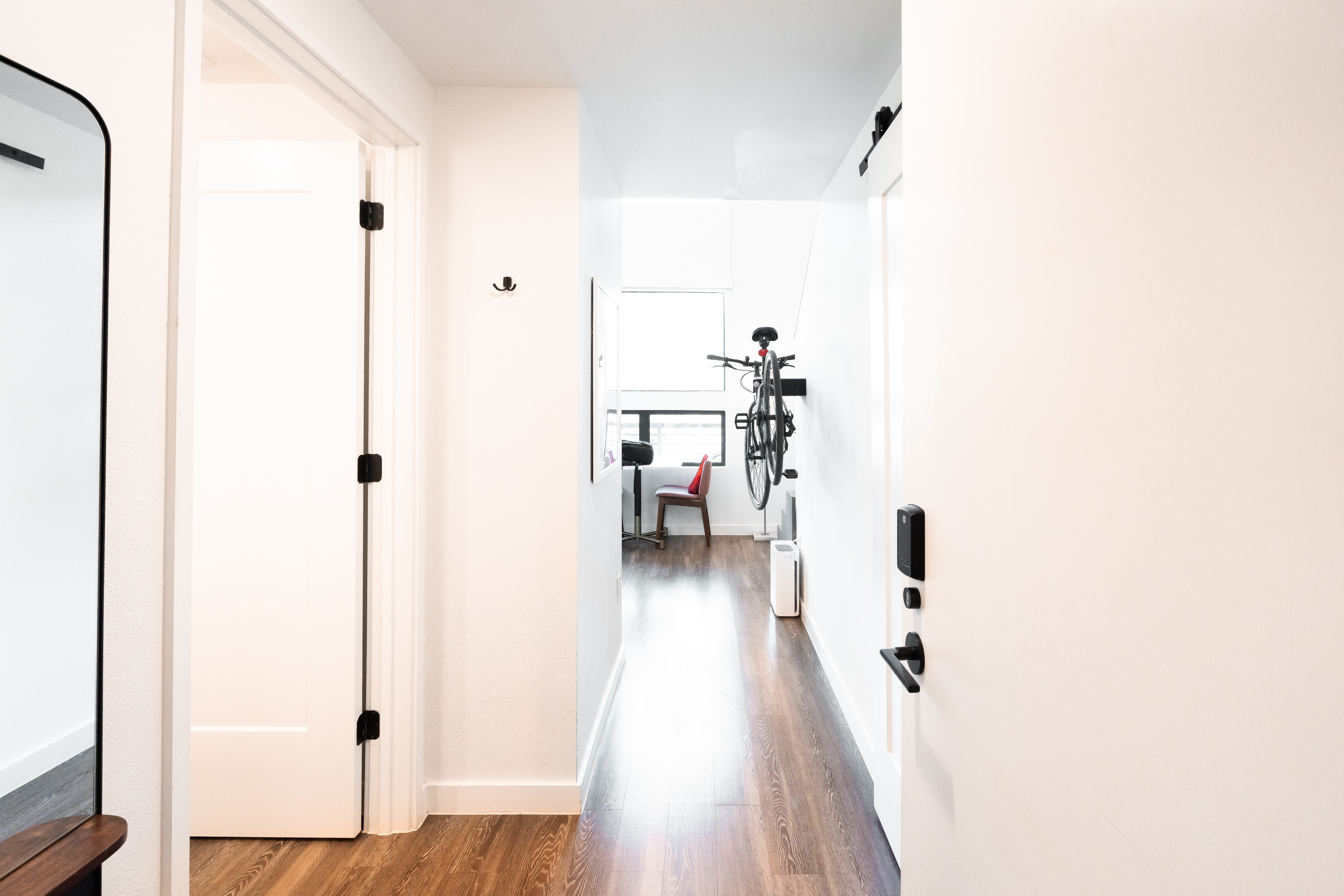 Modern East Austin Loft in the Holly Neighborhood photo 2