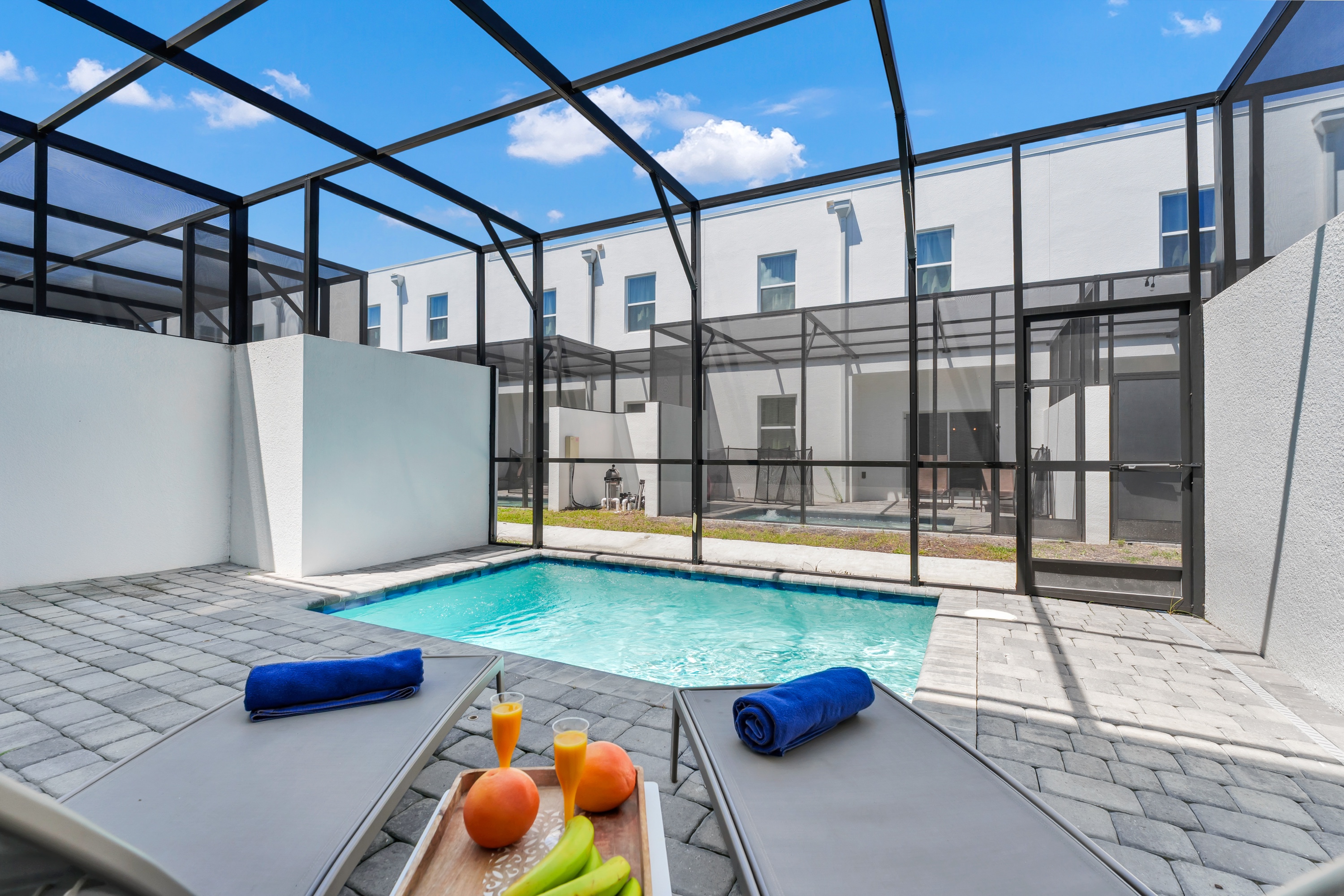 4BR Mid-Term Home • Private Pool • Near Disney photo 3