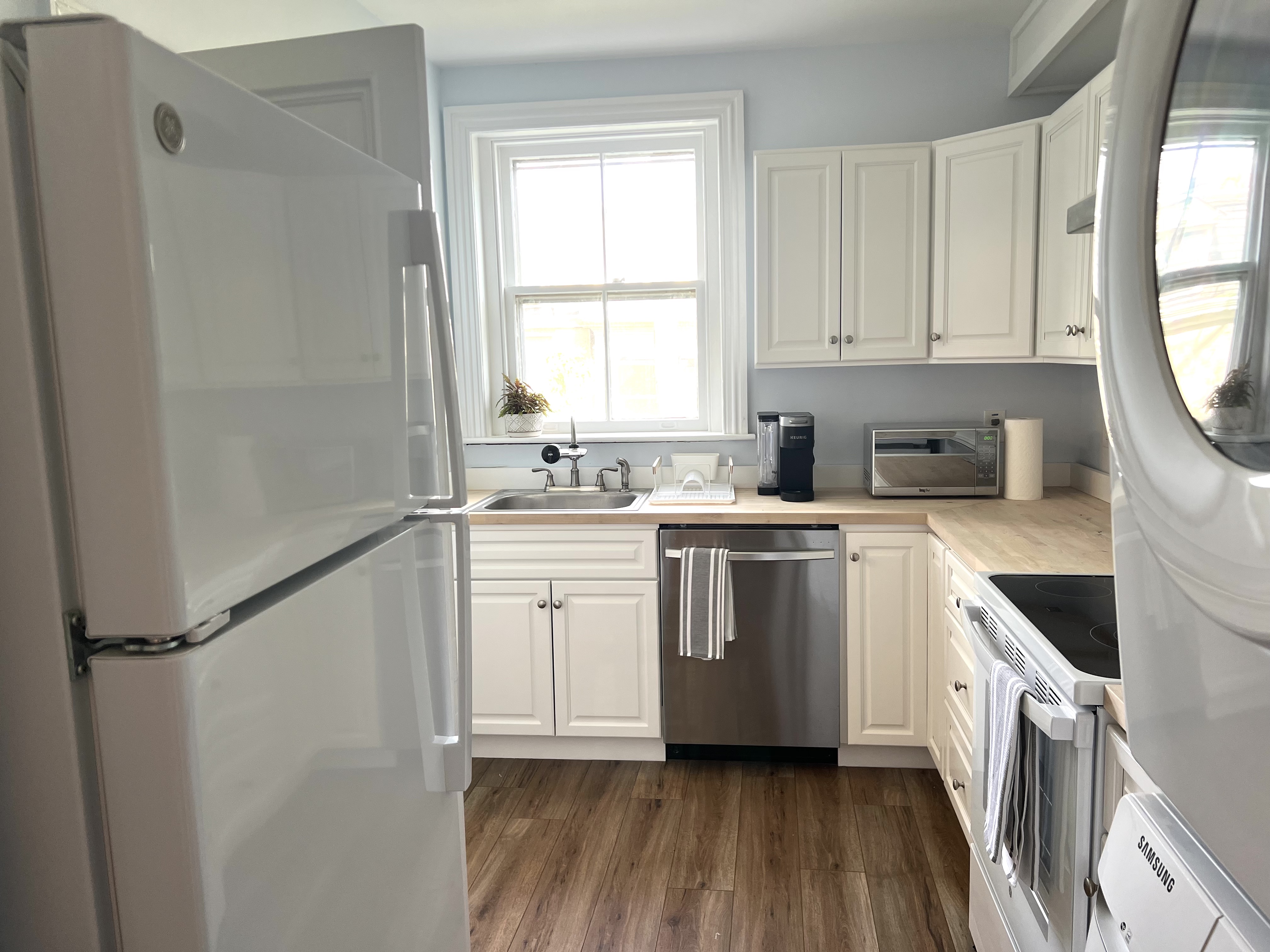 PET-FRIENDLY | HISTORIC BETHLEHEM |FULLY FURNISHED photo 4