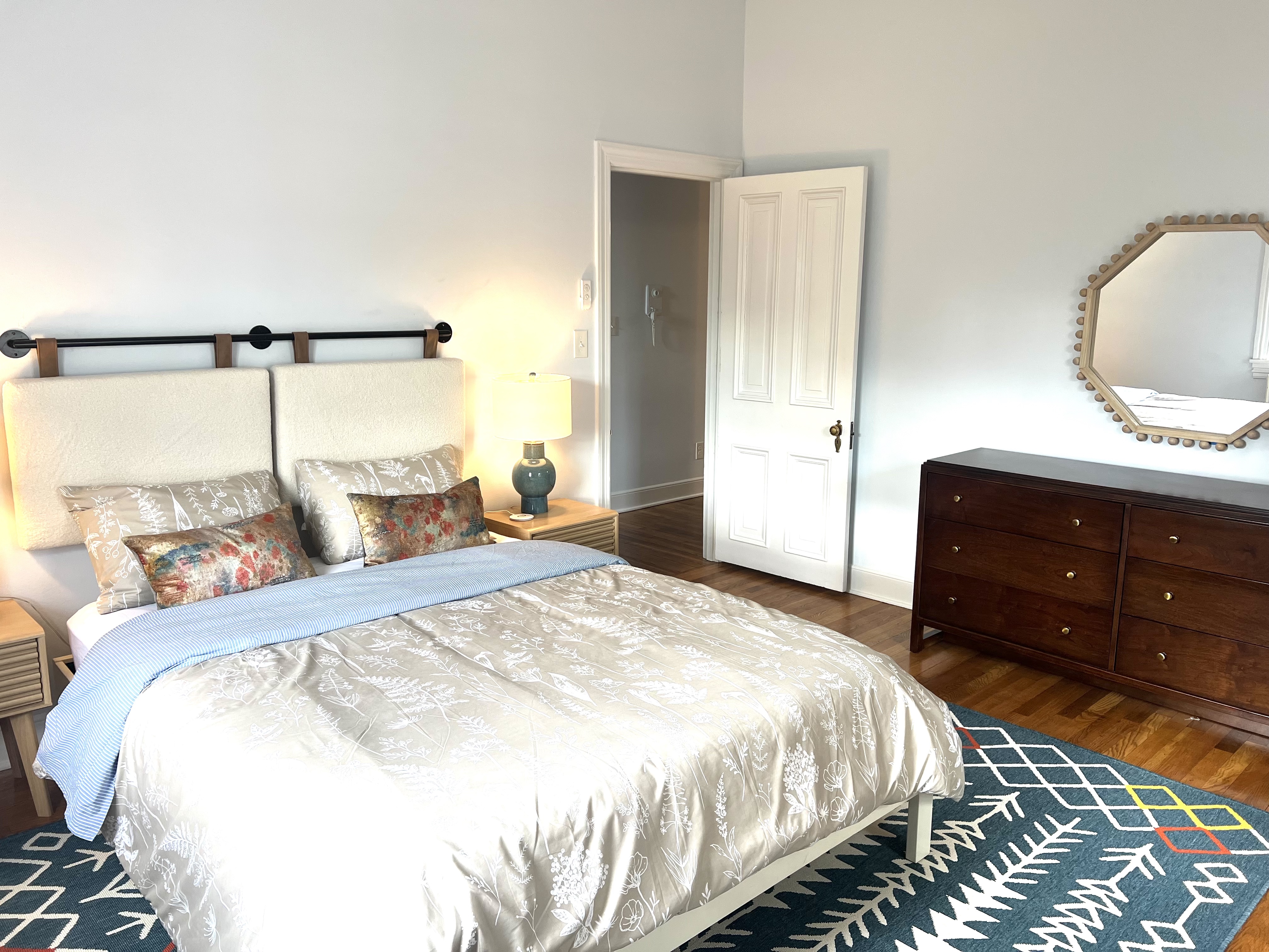 PET-FRIENDLY | HISTORIC BETHLEHEM |FULLY FURNISHED photo 5