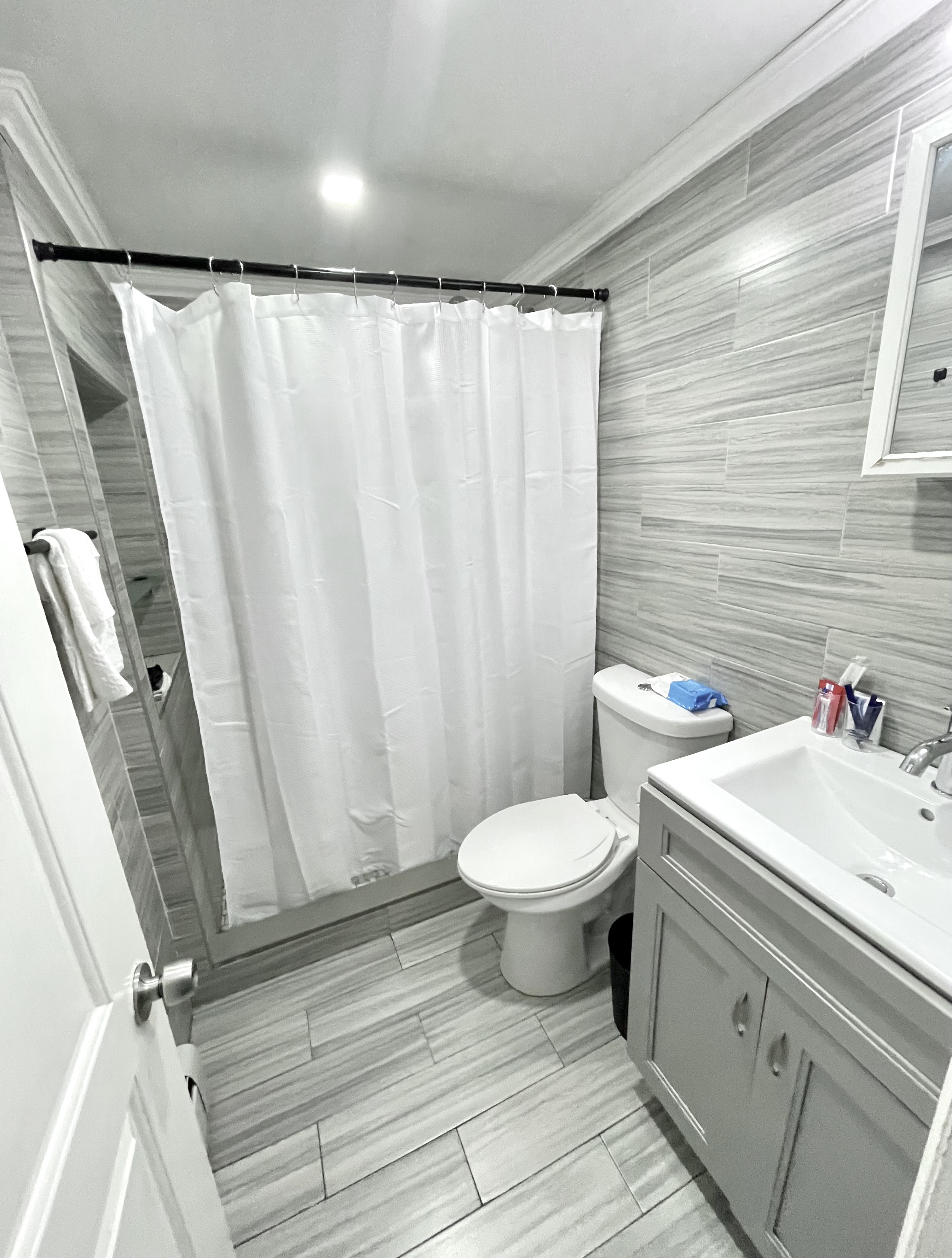 Stylish Urban Oasis | Near JFK Airport  photo 2