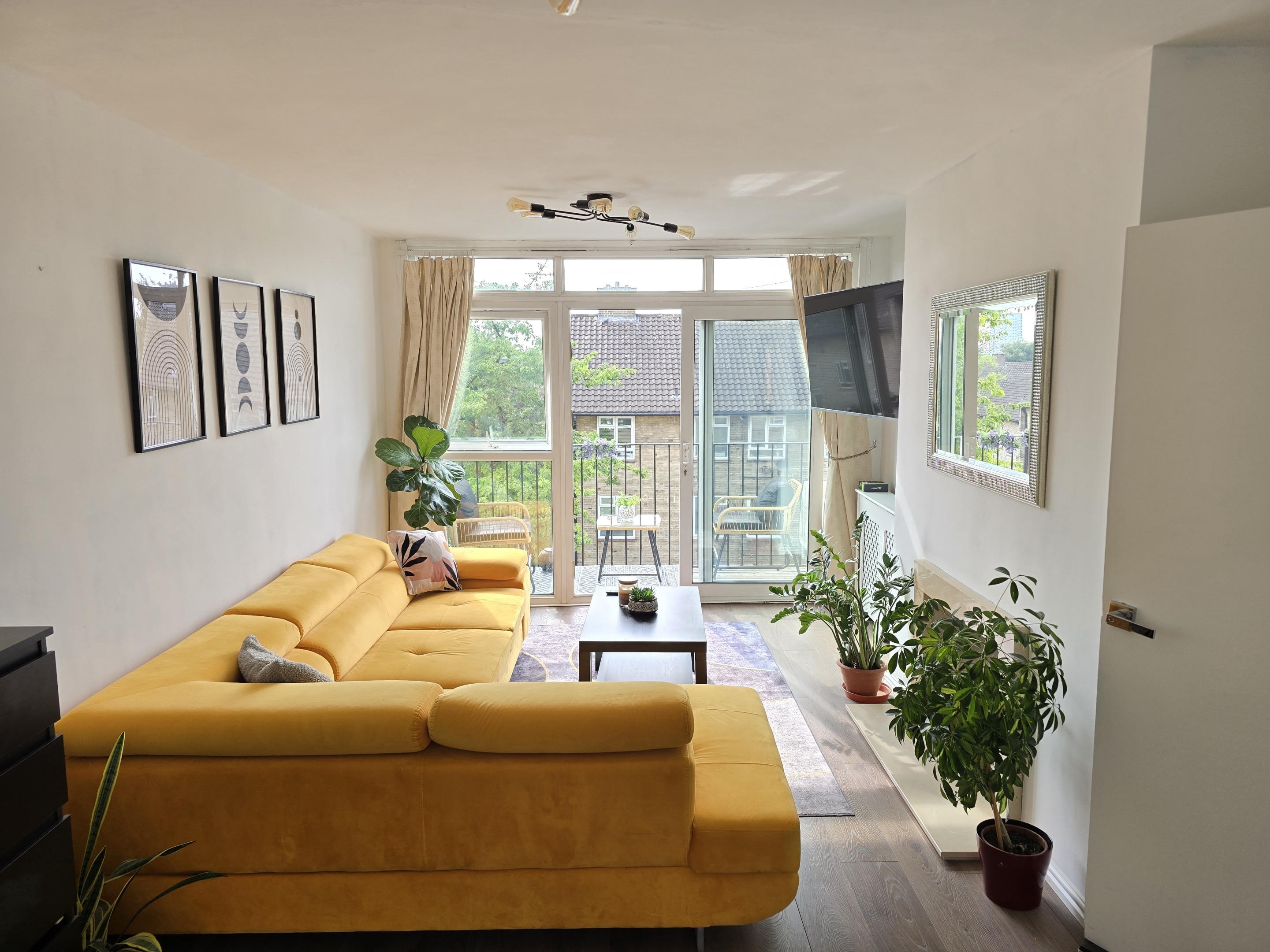 3-Bed Swiss Cottage Flat | Jubilee Line | 10 Min t photo 3