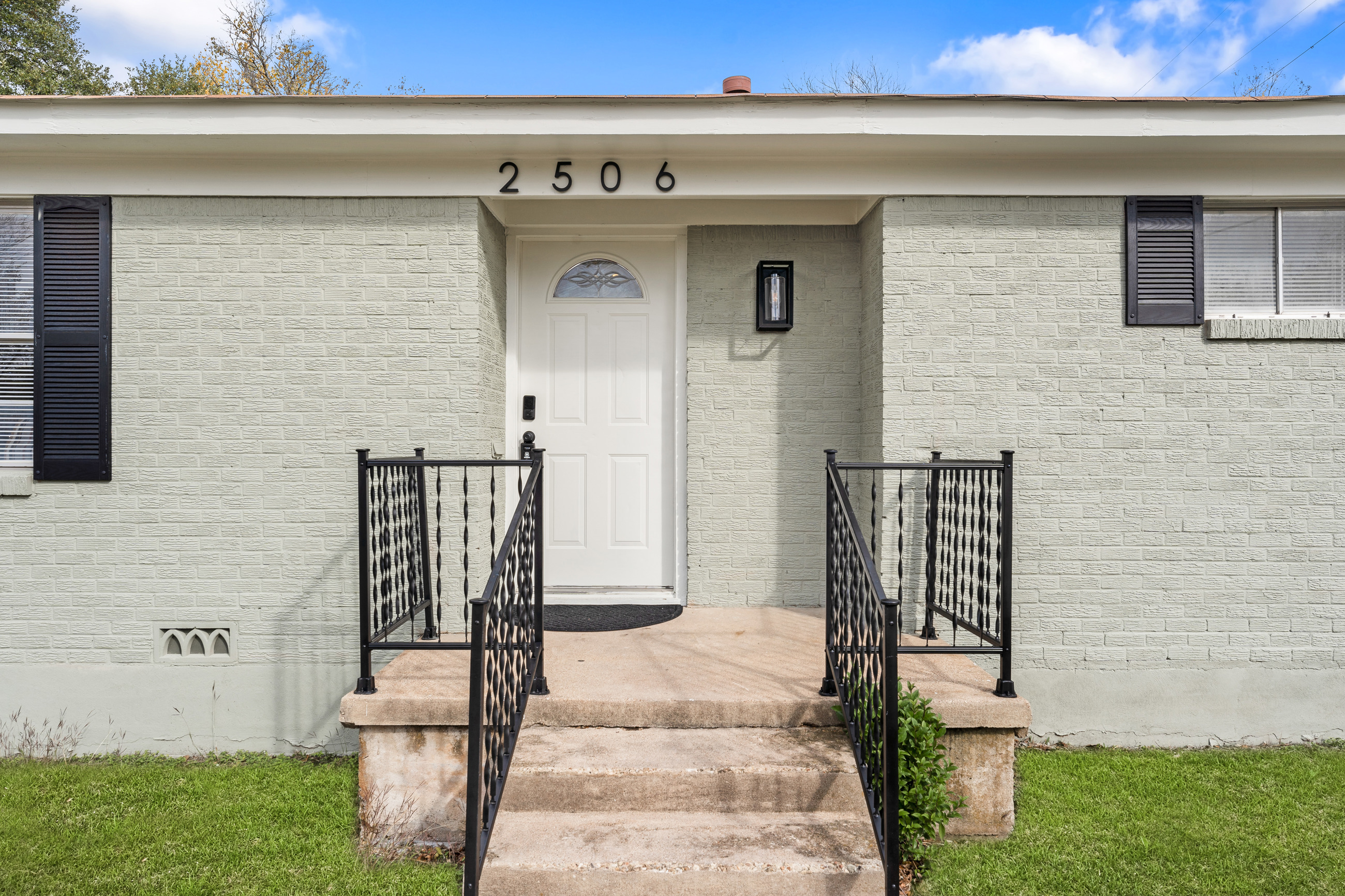 Update Vintage Home- Quiet Neighborhood photo 3