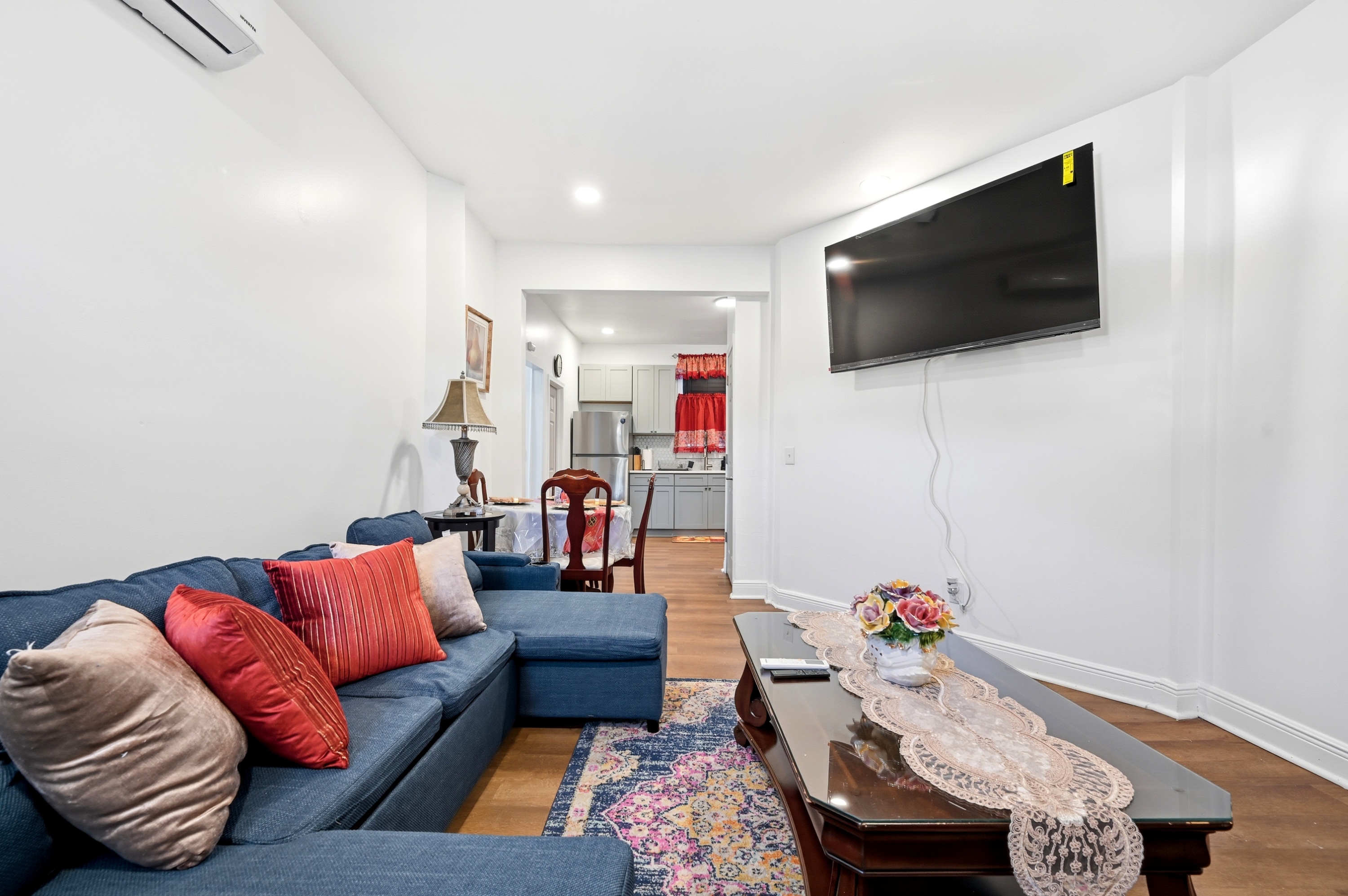 Clifton House: Cozy 2BR 8 mins from Philly! photo 4