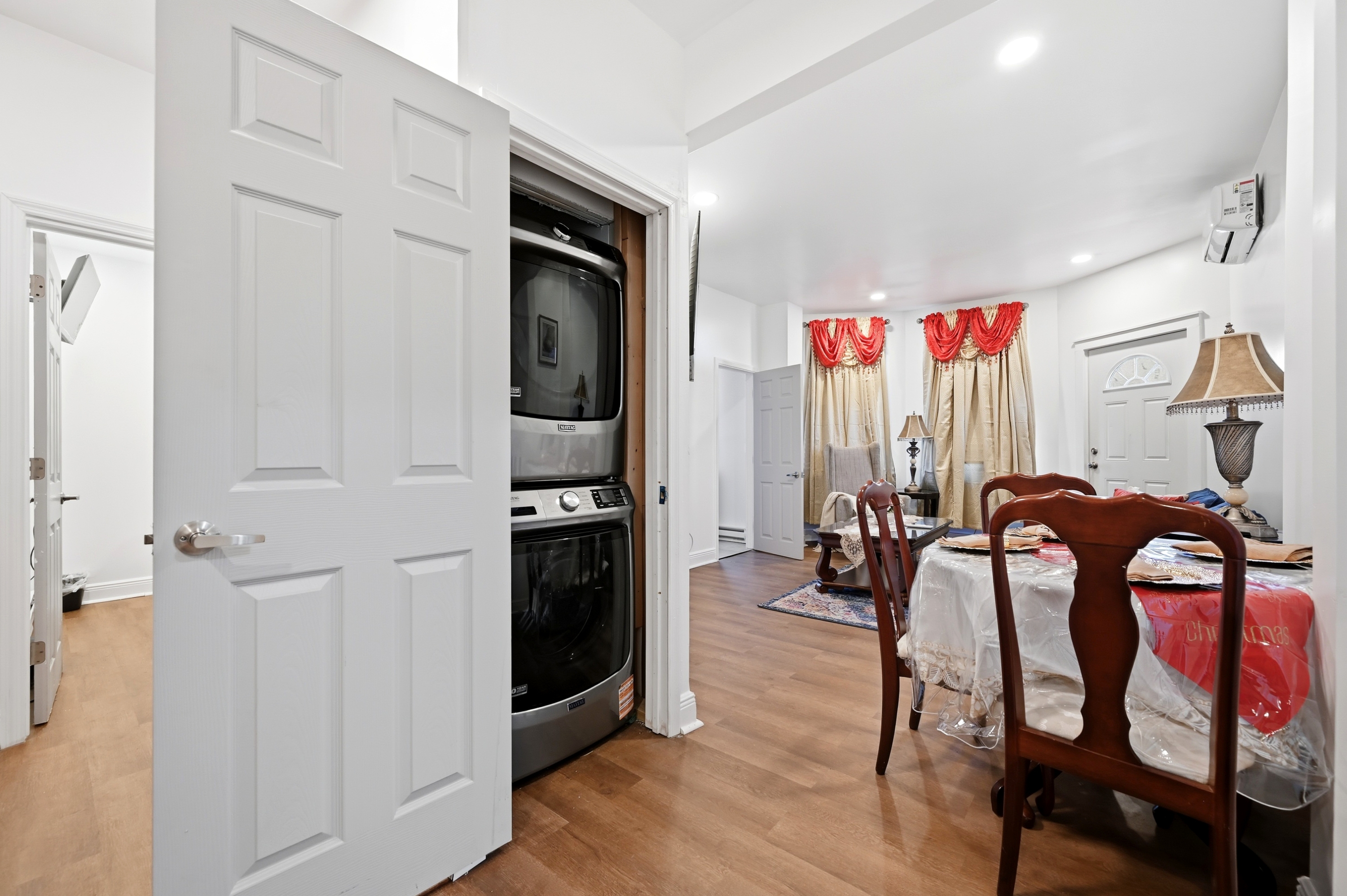 Clifton House: Cozy 2BR 8 mins from Philly! photo 2